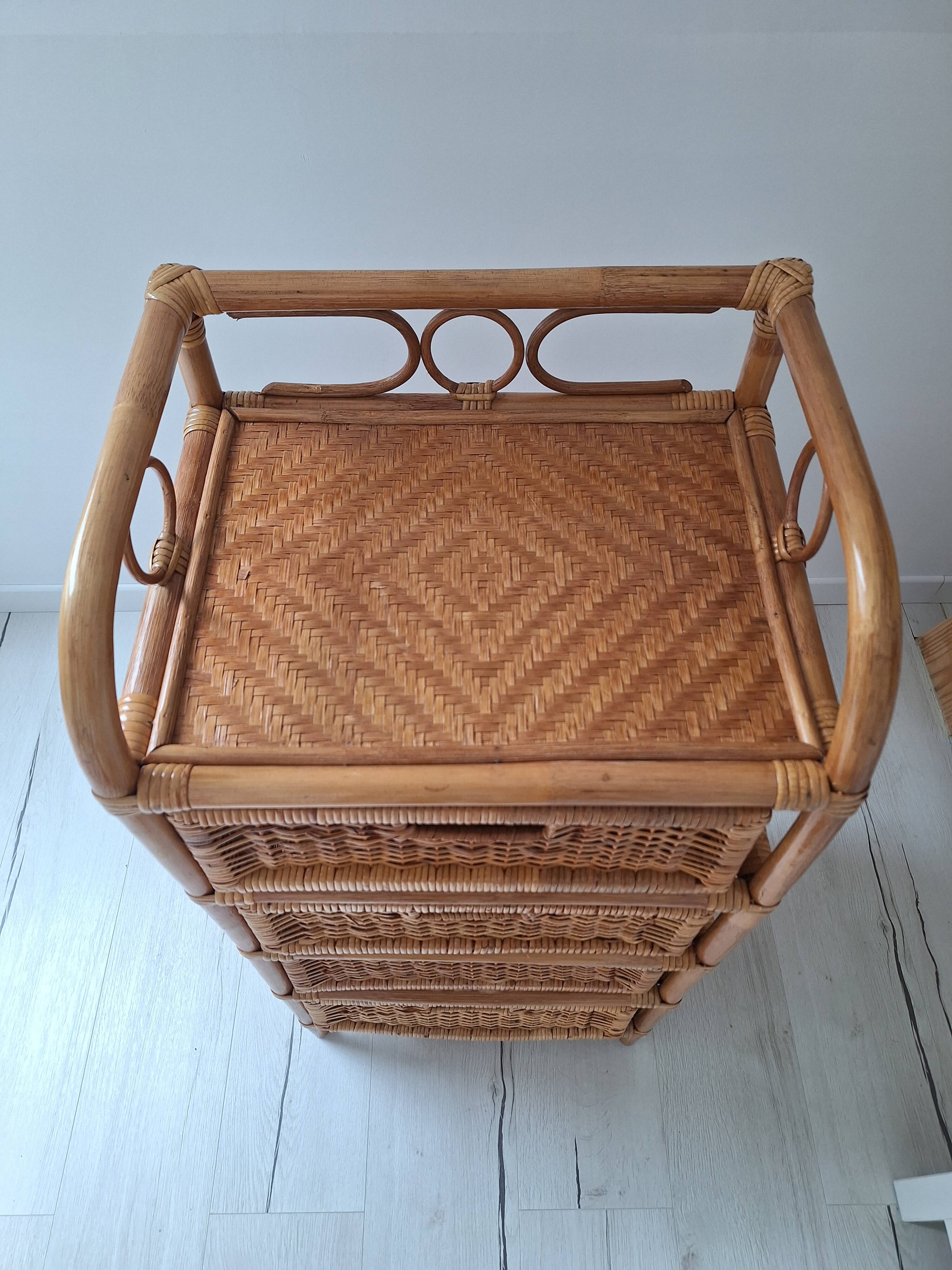 Commode en rotin