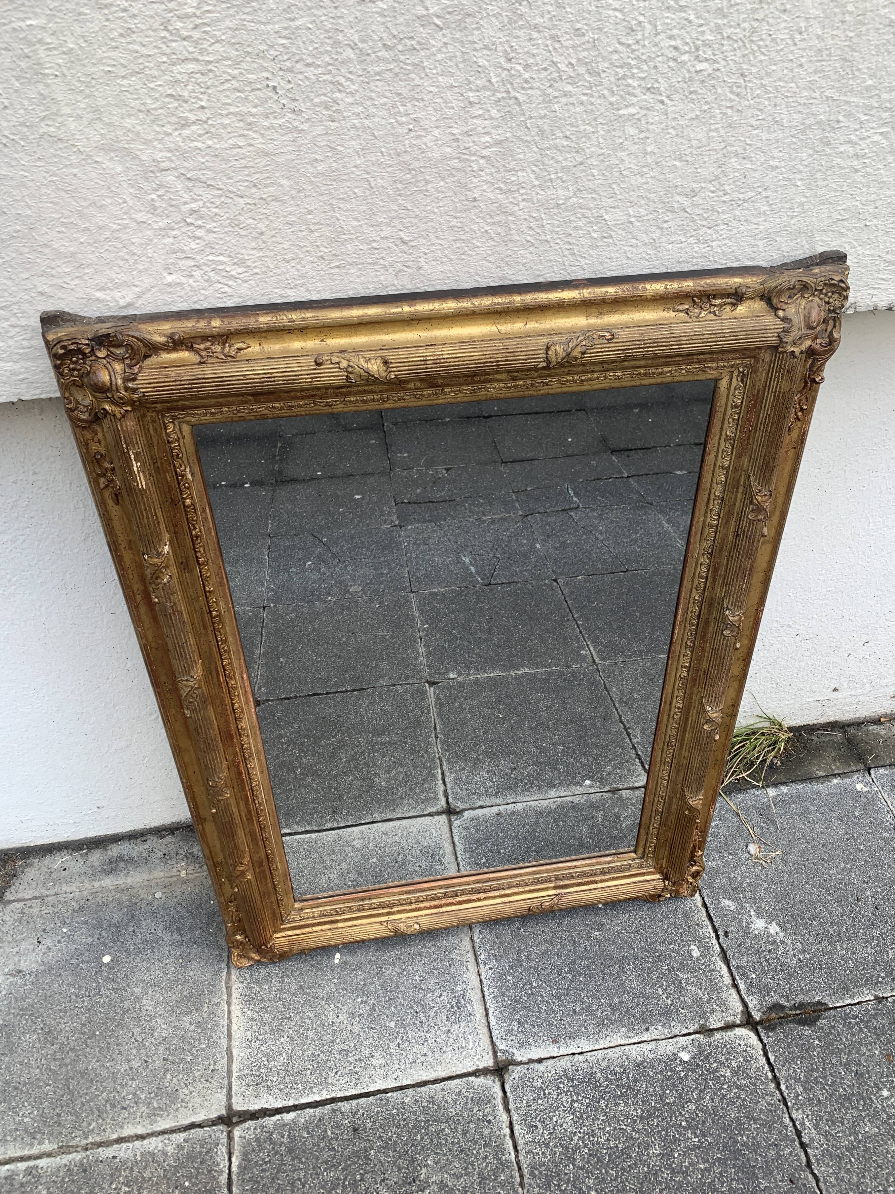 Old style mirror Restoration in gilded stucco wood, 80 x 59 cm