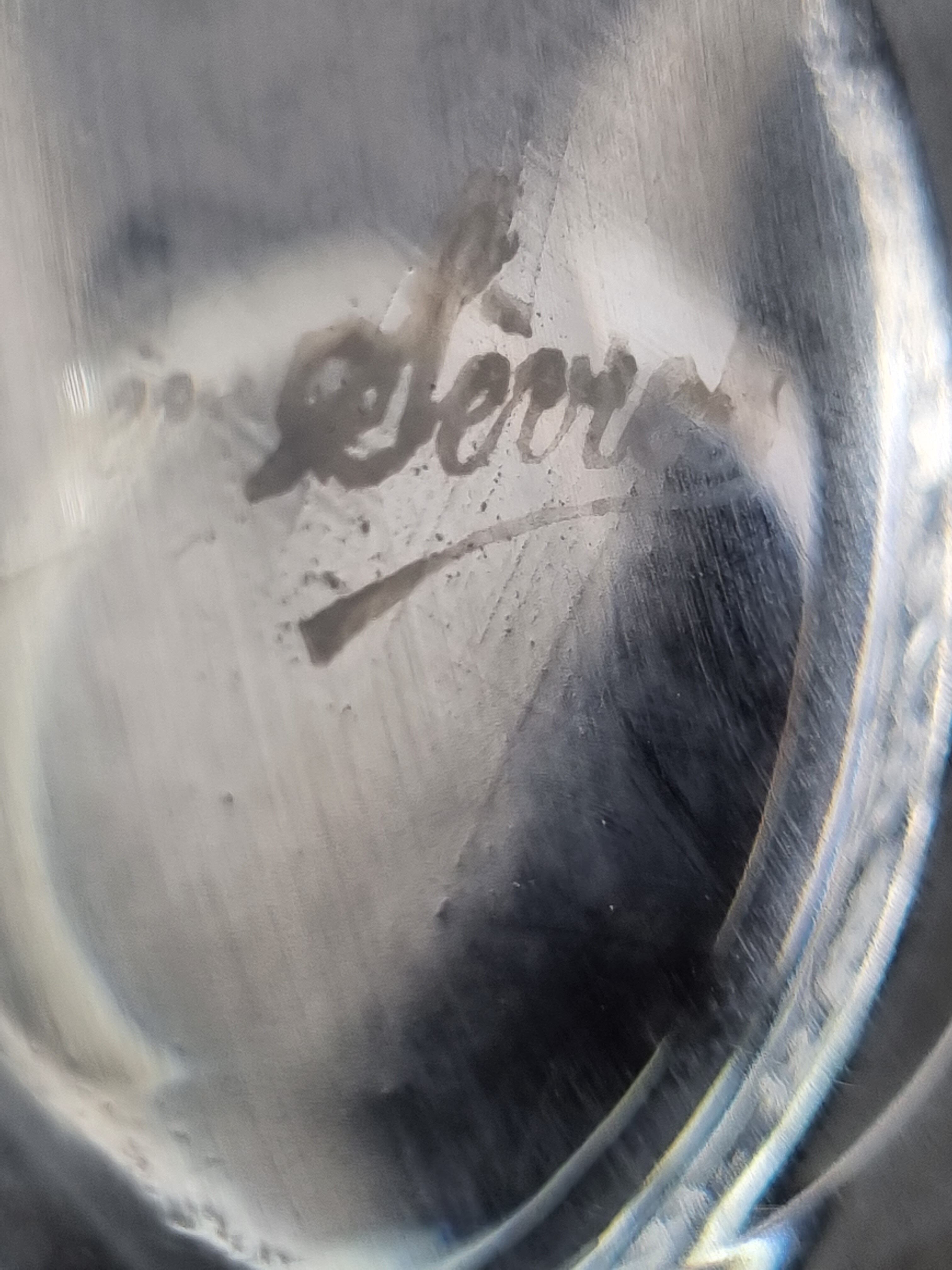 Pitcher of the Sèvres crystal plant with a "grivré" pattern, 26 cm