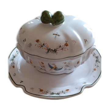 Moustiers earthenware table set