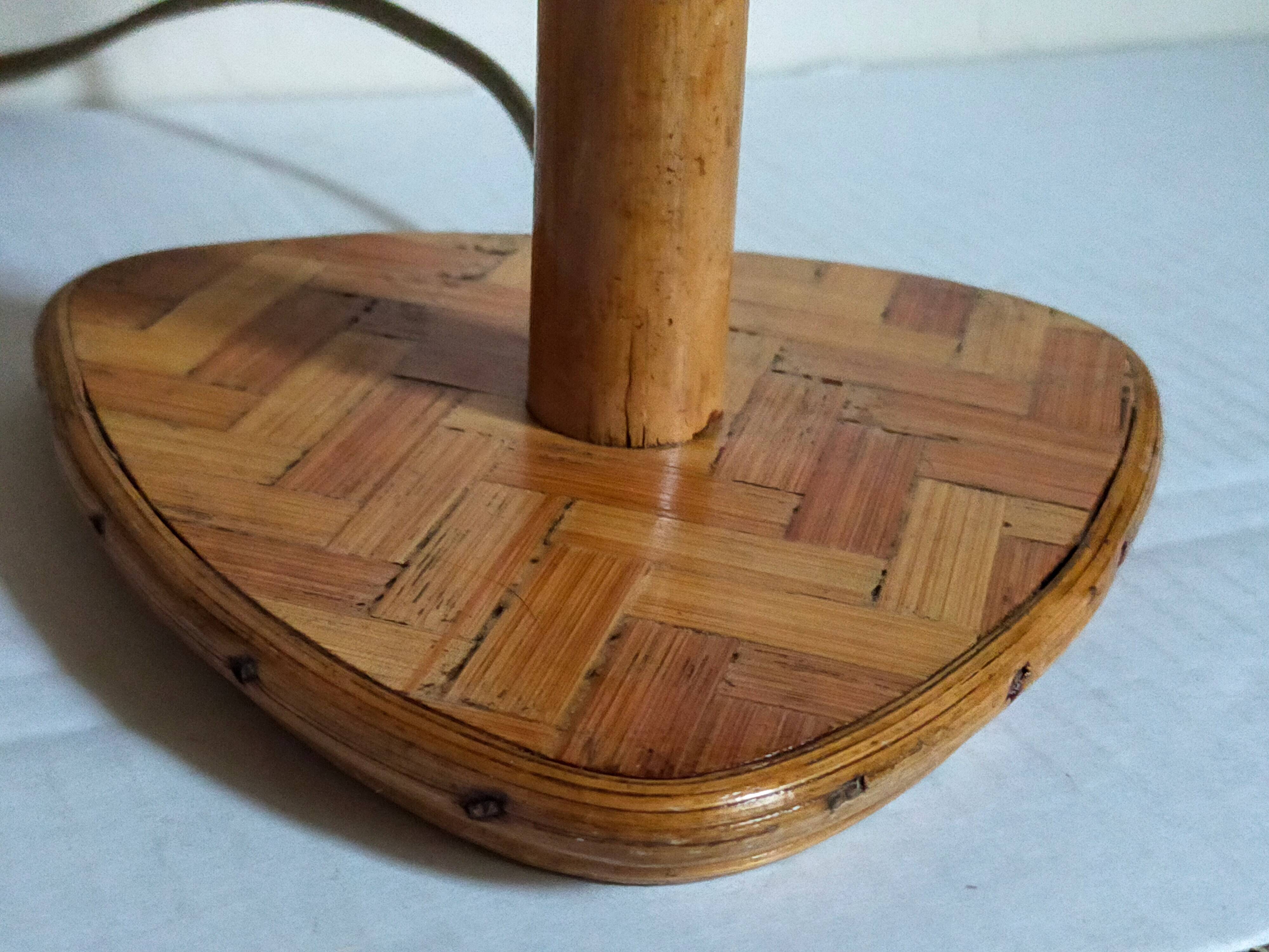 Table lamp in wood and rattan, 50s raffia lampshade