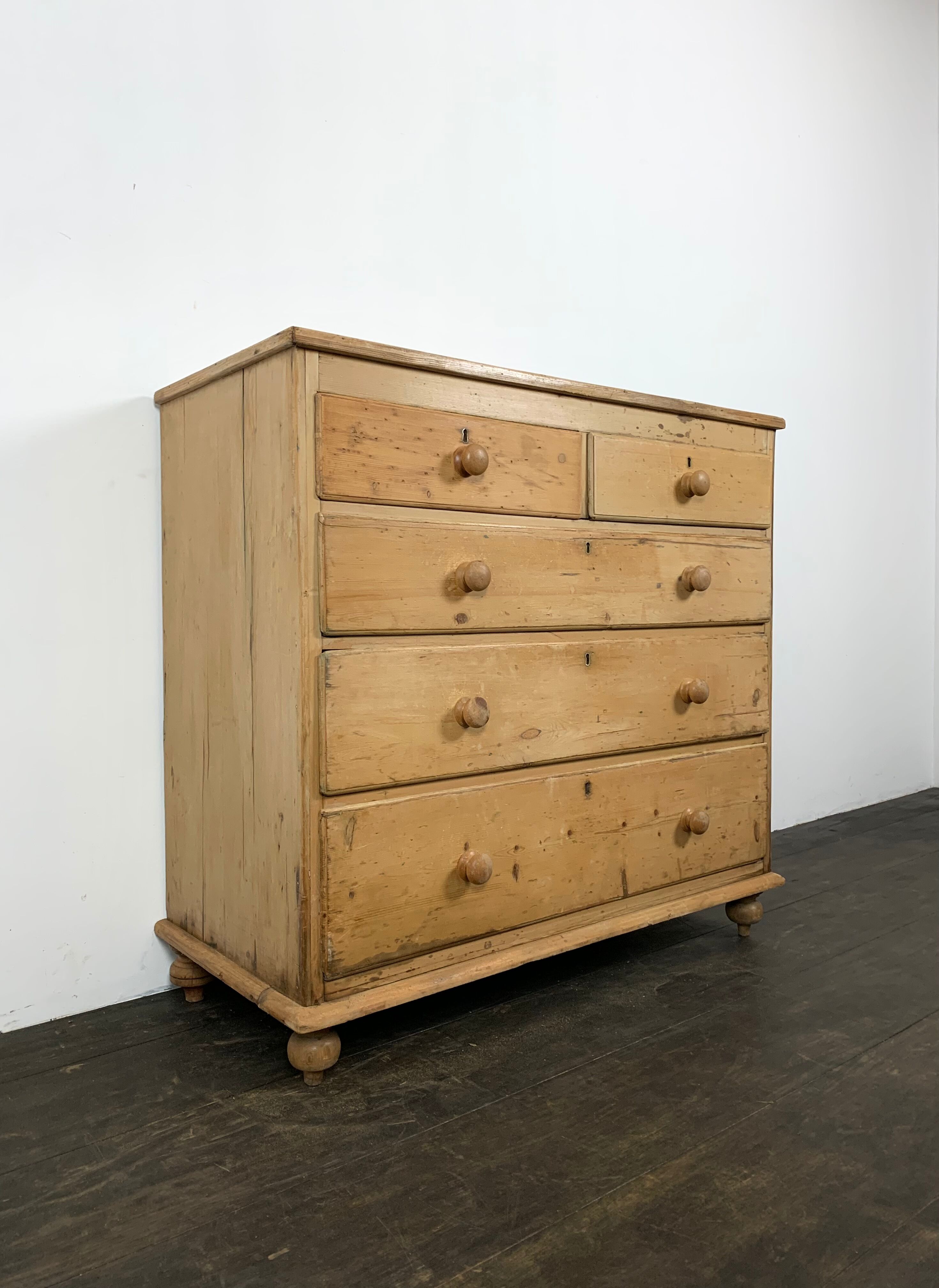 English chest of drawers pine