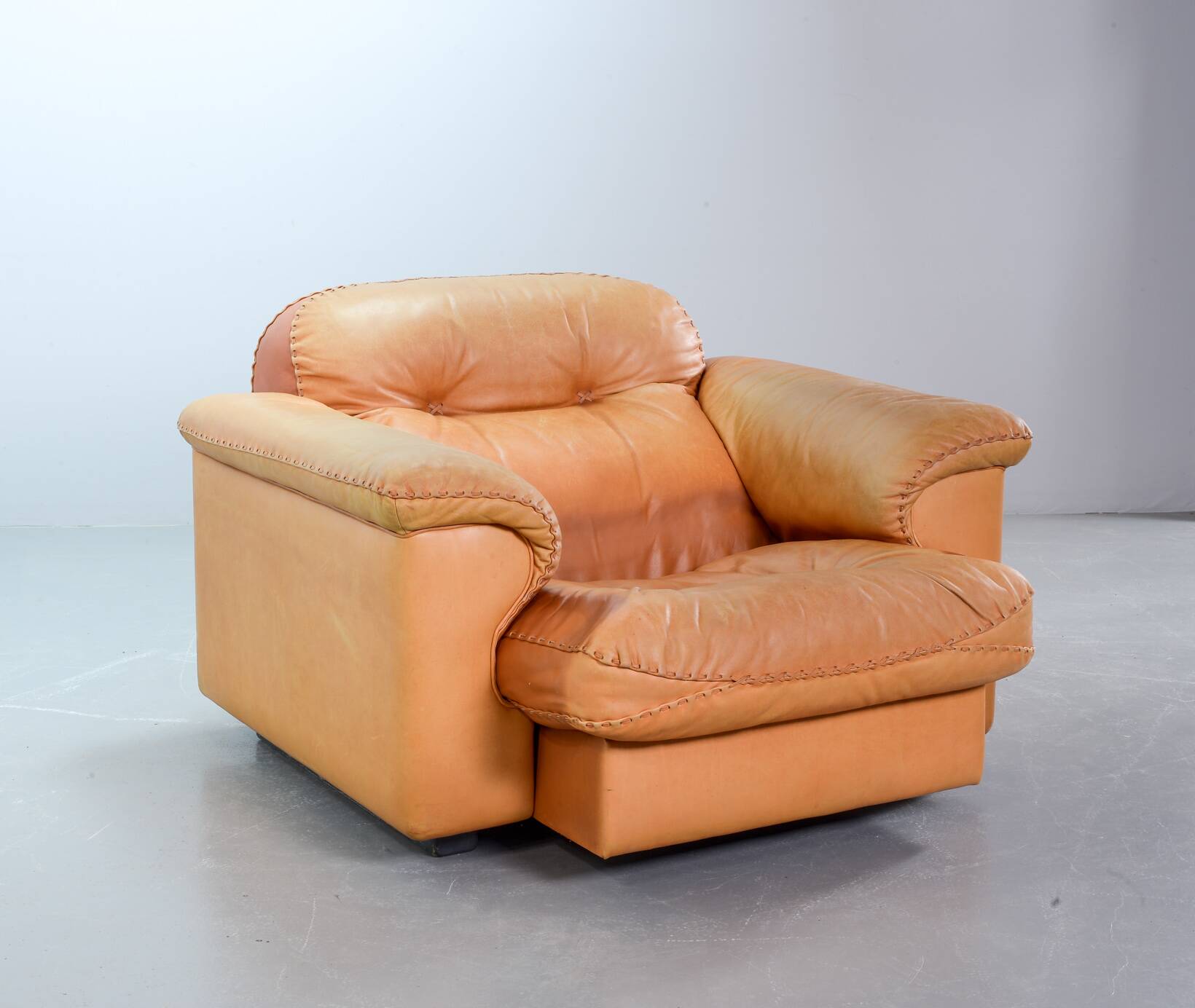 Striking De Sede DS101 Cognac Leather Lounge Chair DS17. Switzerland, 1970s