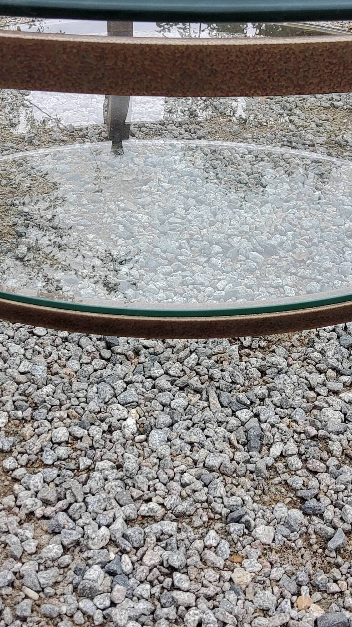 Round coffee table Perre Vandel Villa d'Este double tops in glass base gold metal