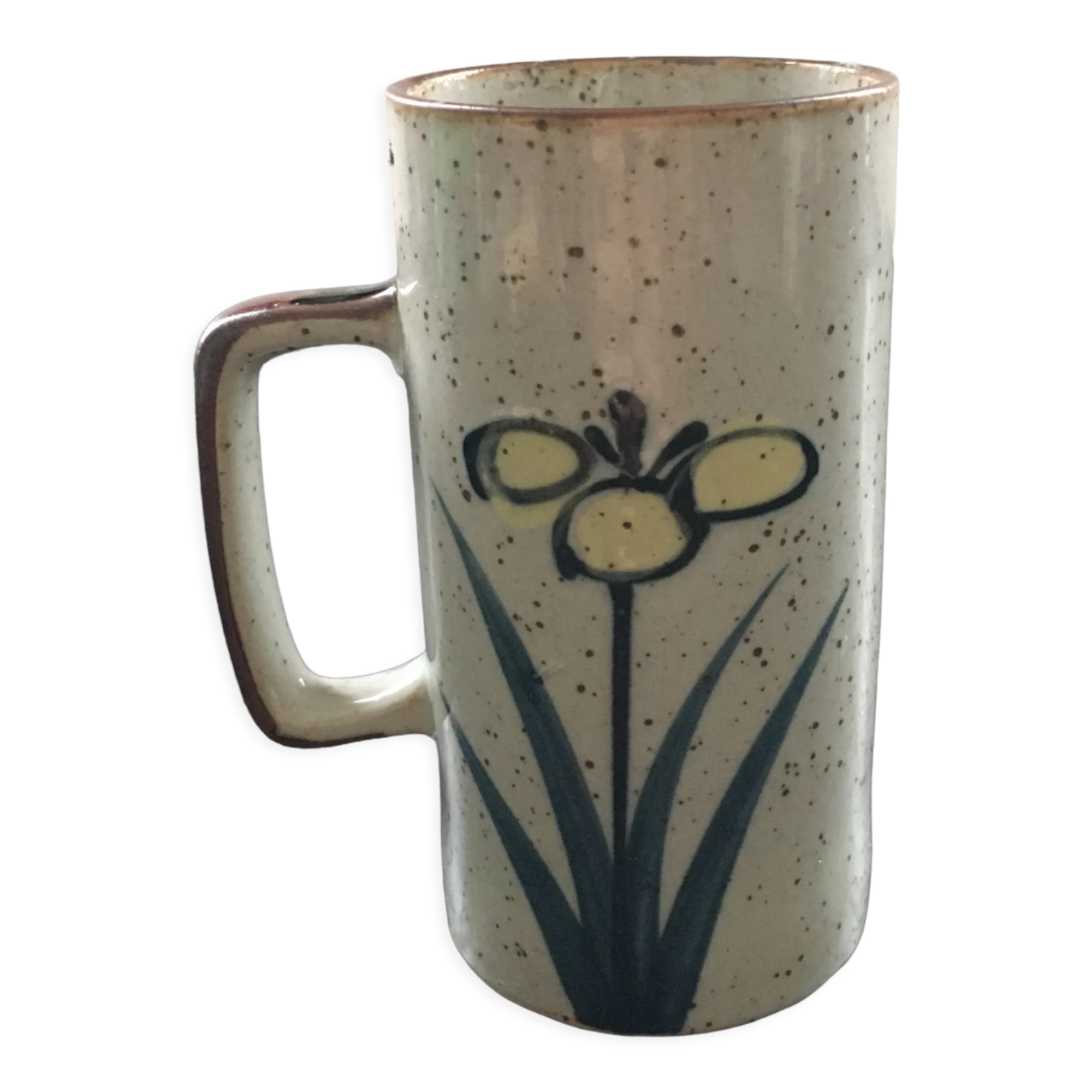 Stoneware mug with floral decoration
