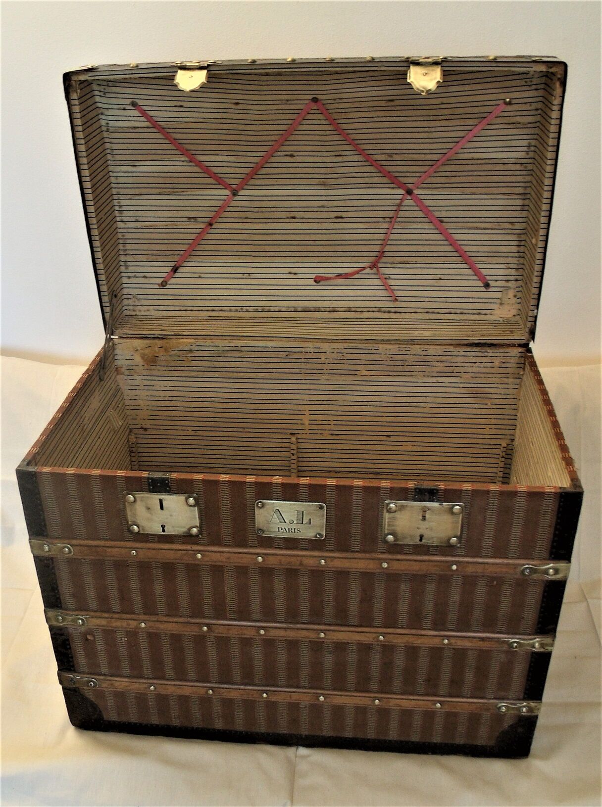 Curved trunk chest storage wood and canvas to scratches