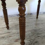 Drop-leaf table