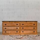 Wooden trade counter