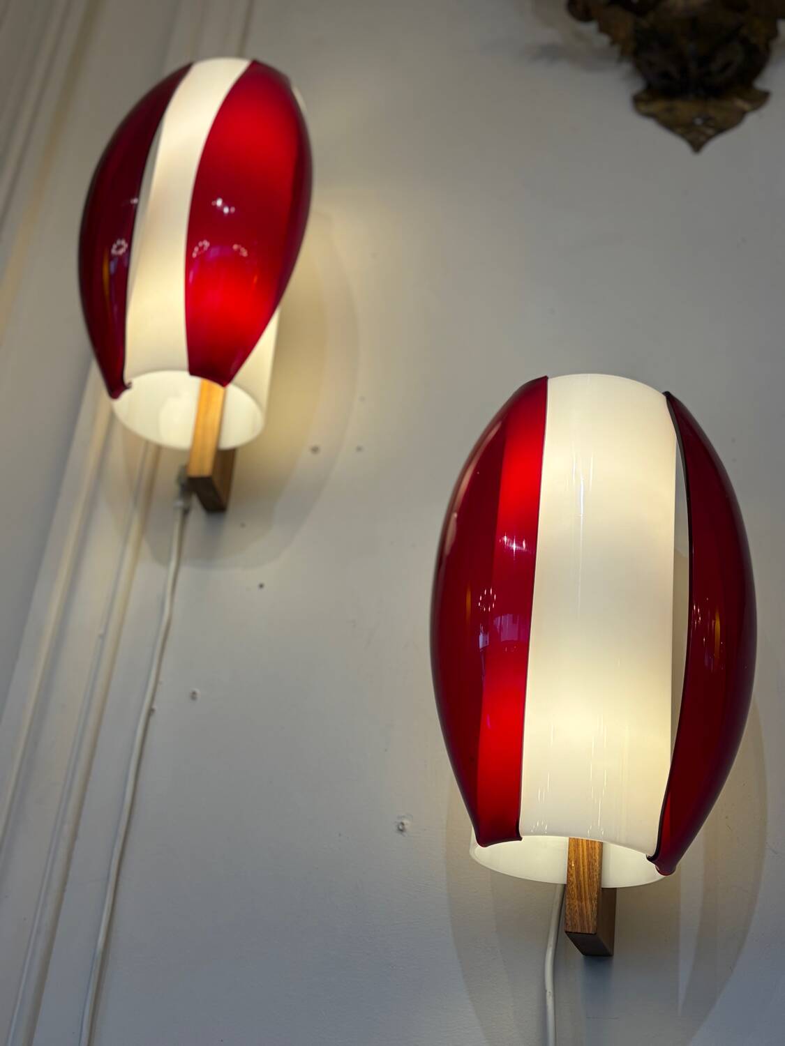 Appliques en verre et plexi