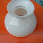 Suspension globe en opaline blanche début XX ème siècle