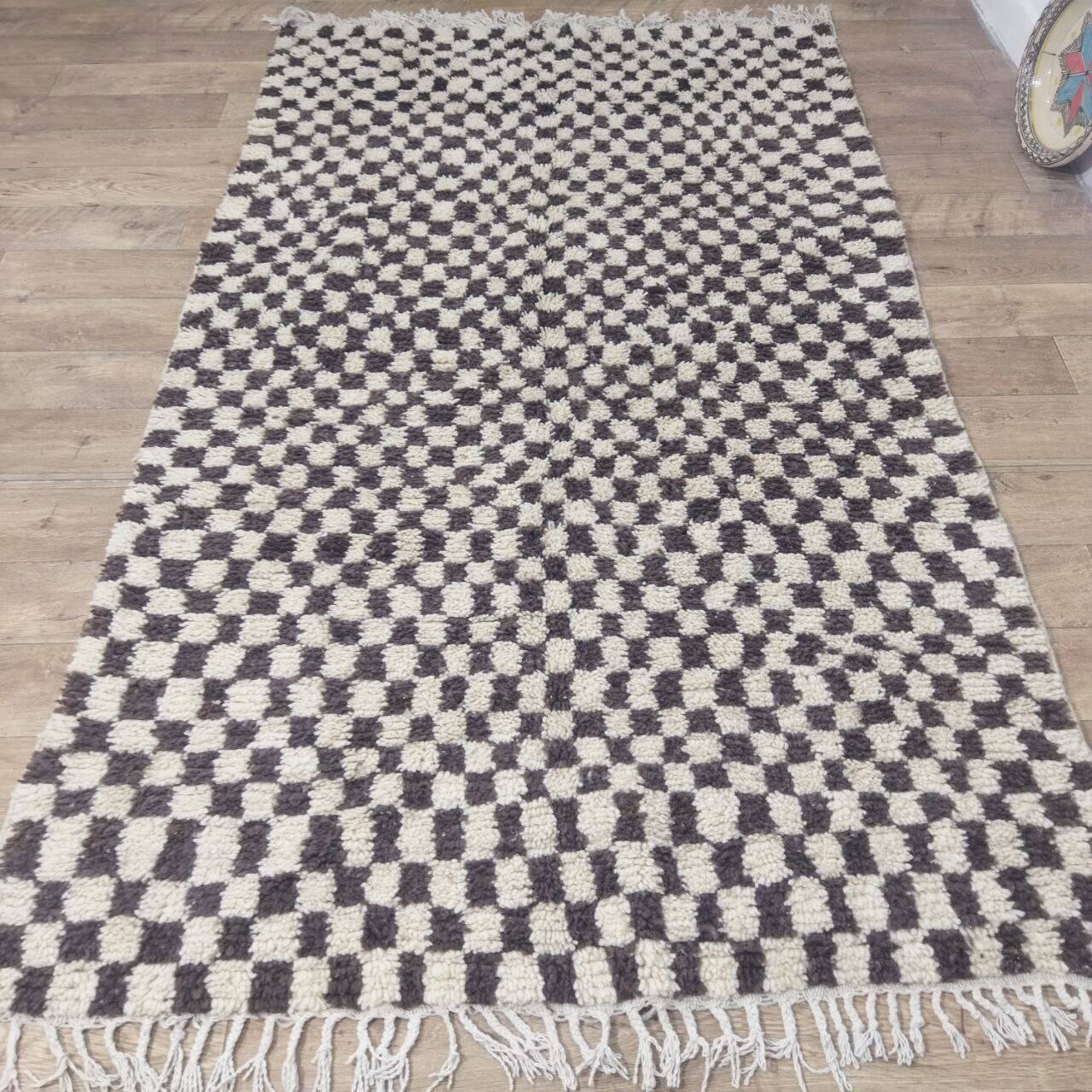 Handmade wool Berber rug 256x150 cm