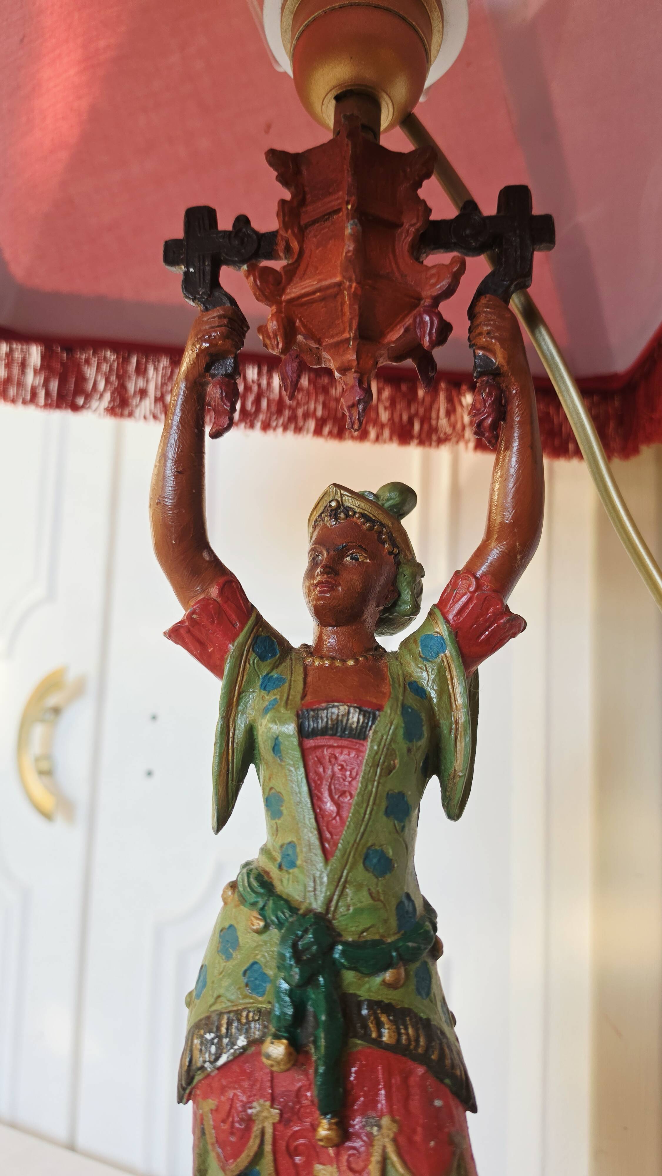 Lampe orientaliste ancienne, XIXe siècle, représentant un majordome nubio