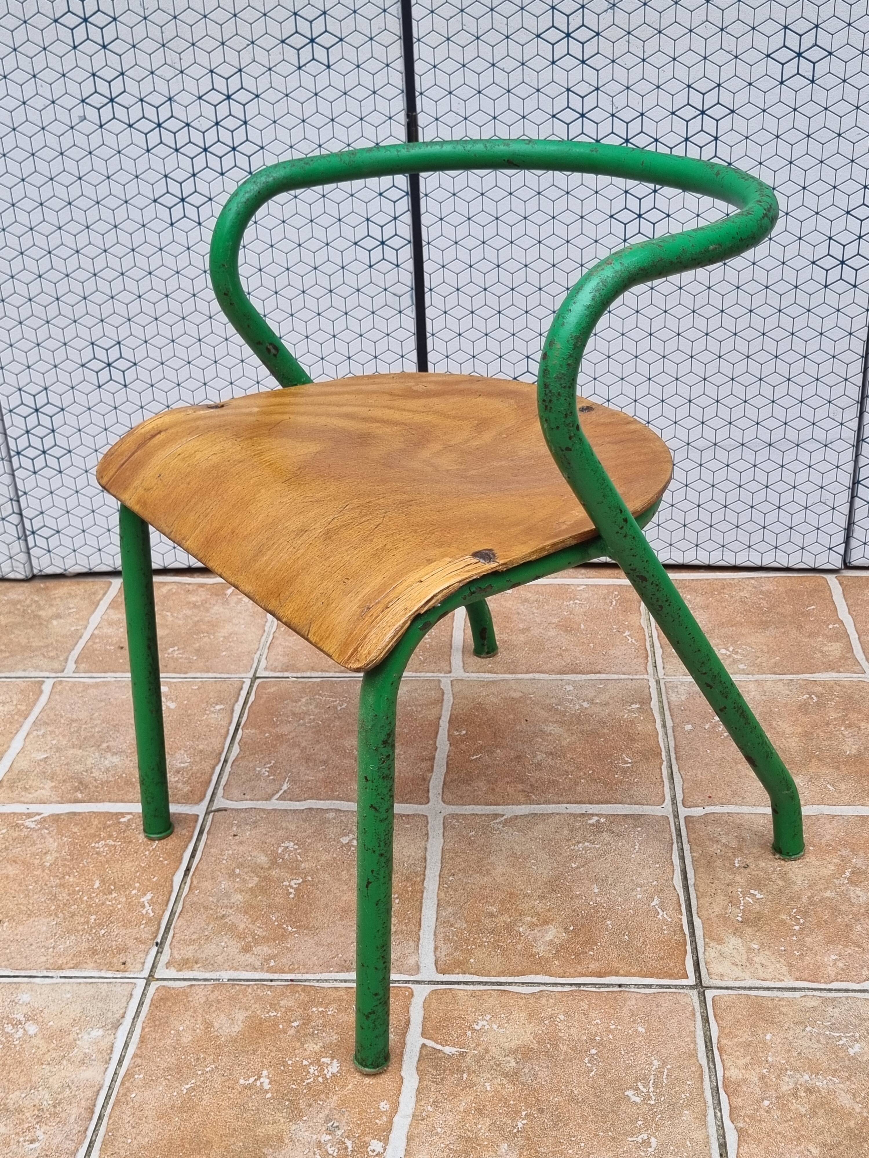 Mullca 300 children's chair by Jacques Hitier – Design 1949