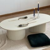 table basse oblongue sur 2 bases cannelées beige clair