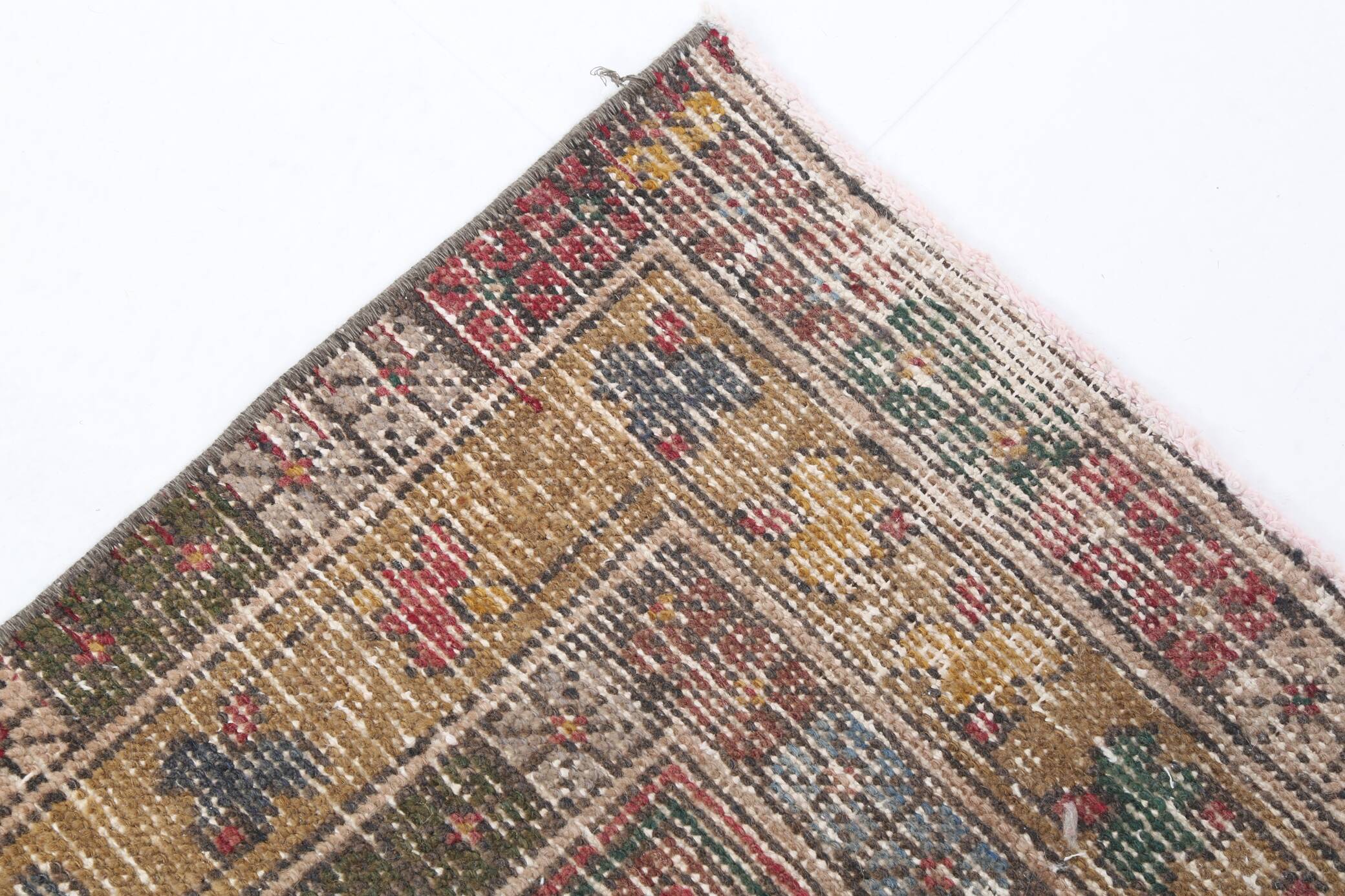 4x9 Shades Of Red & Green Oriental Turkish Vintage Rug, 134x284Cm