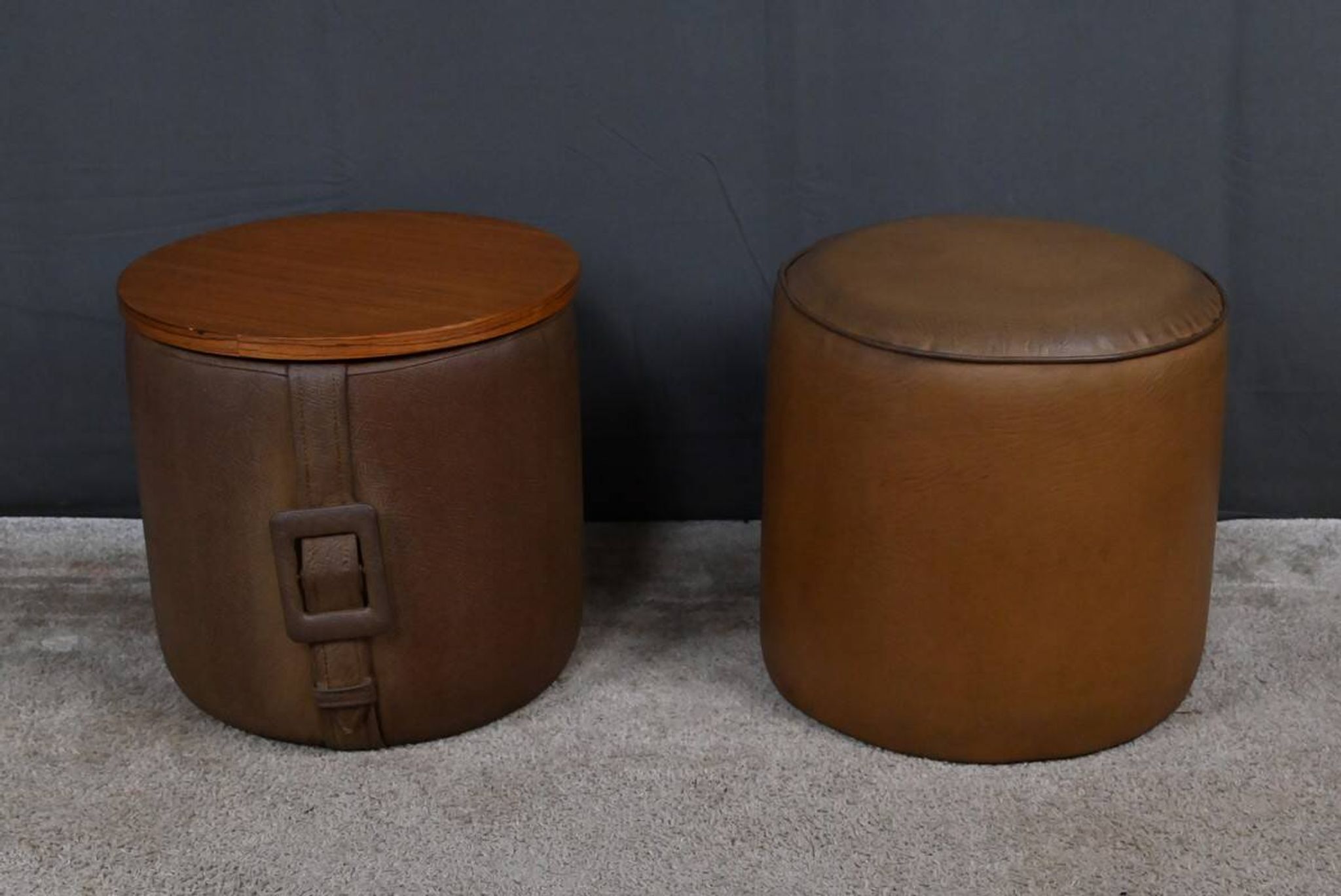 Teak and nubuck hairdresser, by R. Landault – 1970