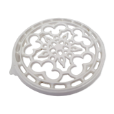 Dessous de plat  ancien en fonte émaillée blanche décor géométrique
