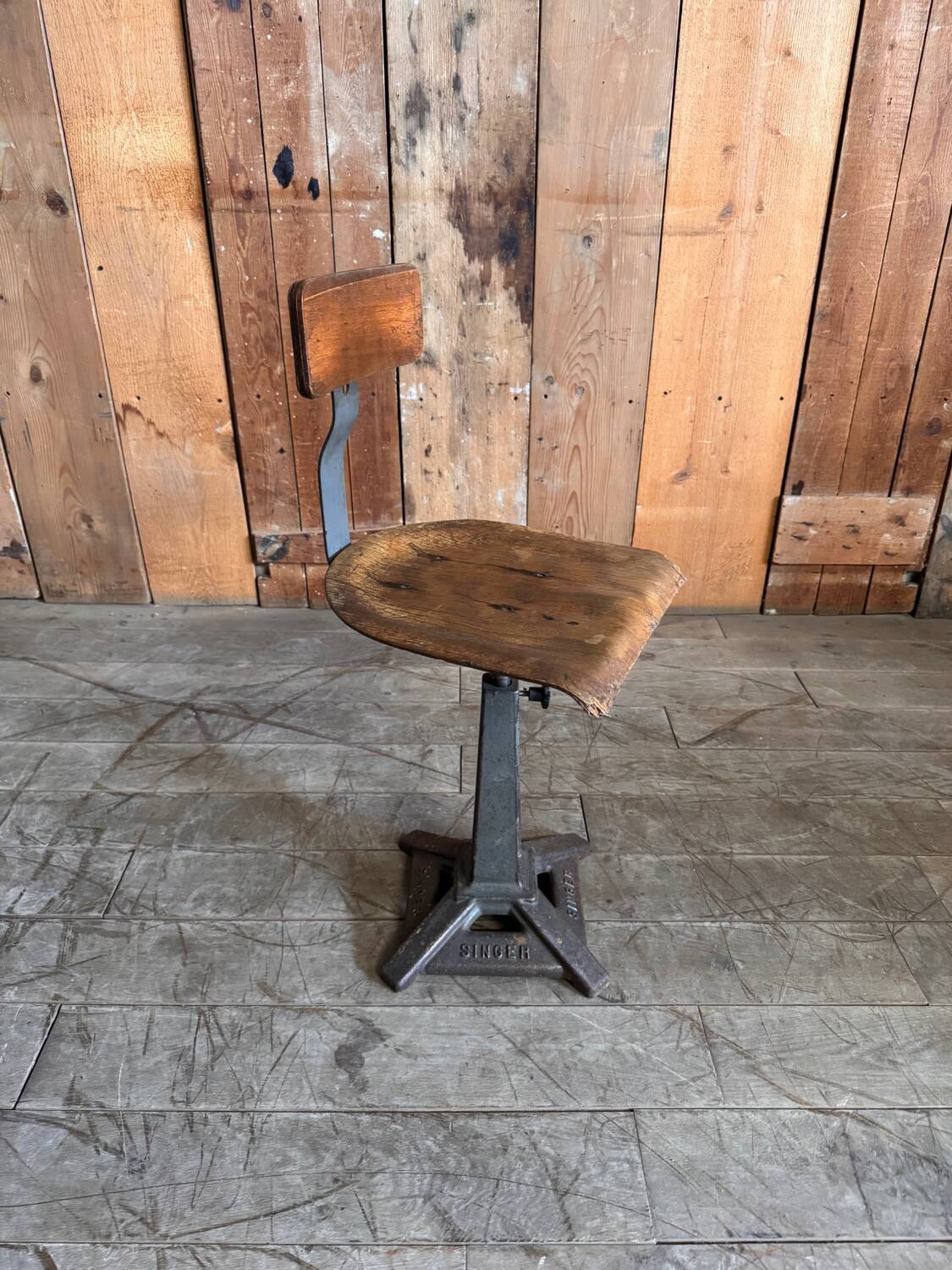 Chaise d’atelier Singer