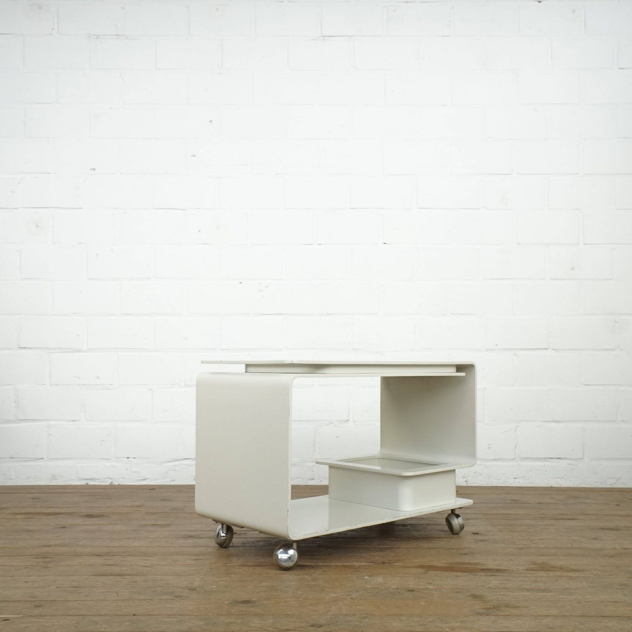 Postmodern trolley