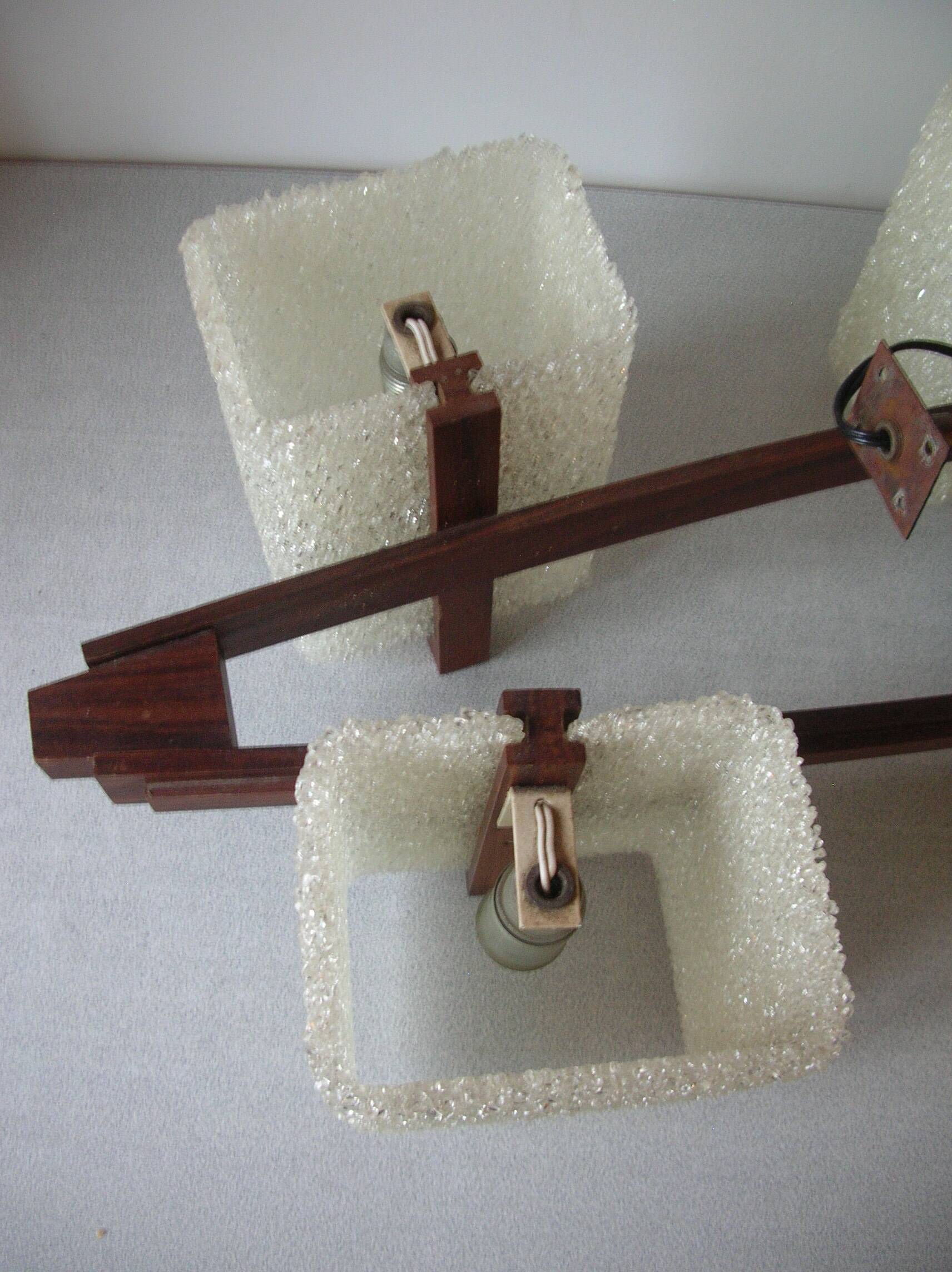Lustre luminaire en teck perspex années 1960/70 suspension vintage scandinave