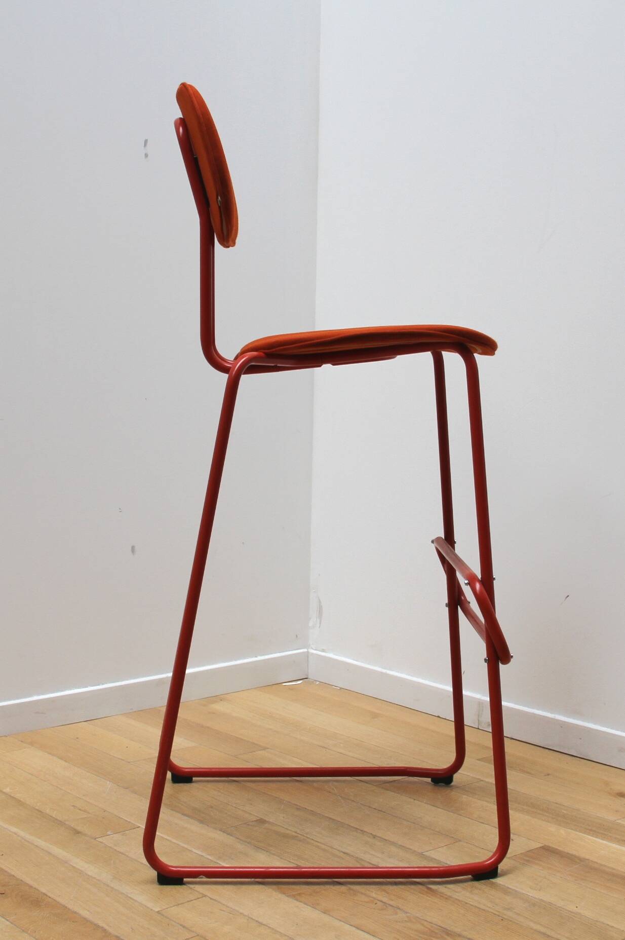 New School Bar Stool, MDD