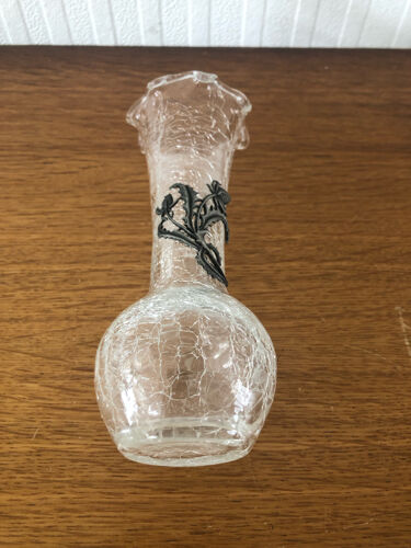 Vase en verre effet brisé motif chardon en étain