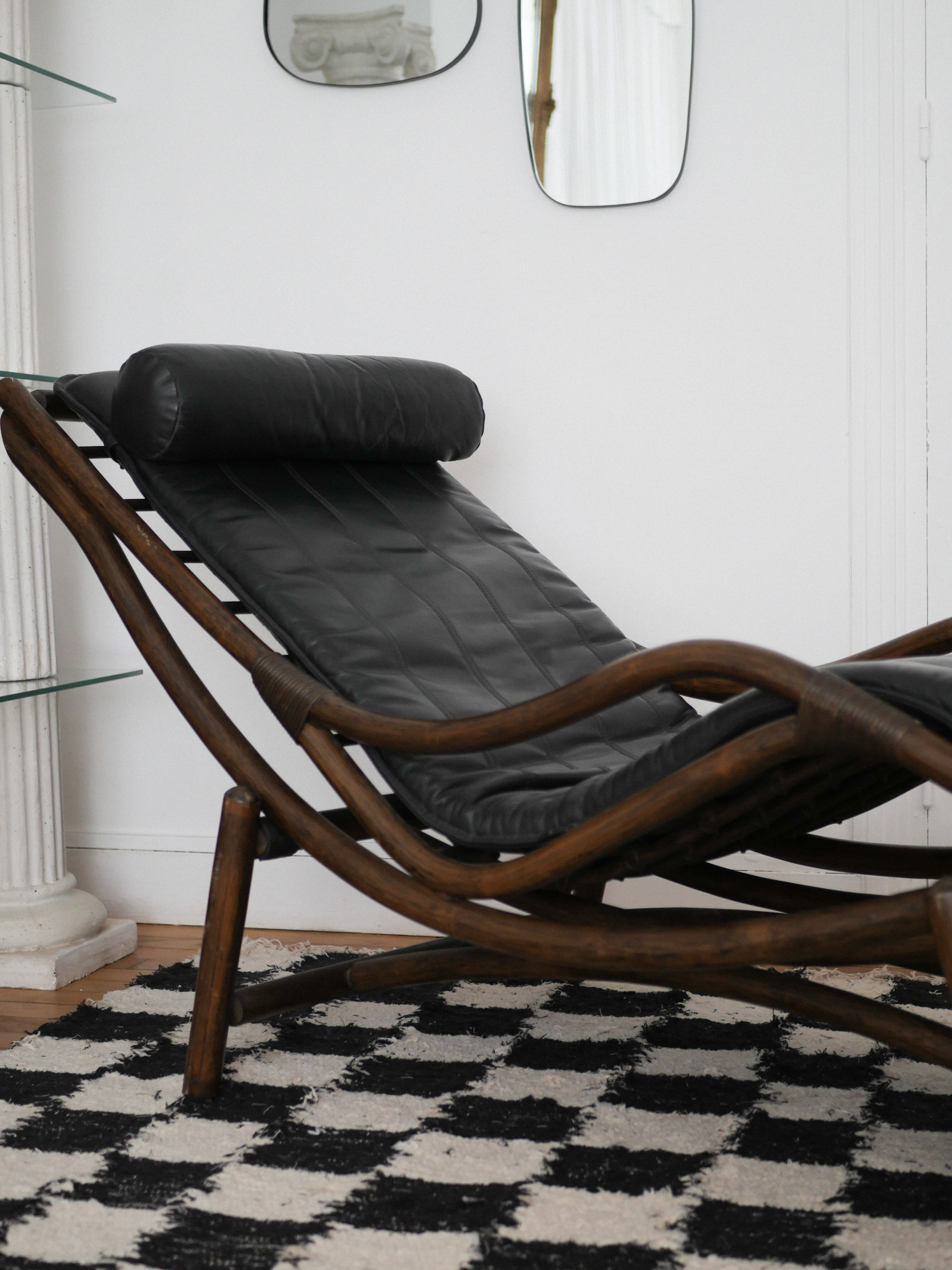 Rattan chaise longue
