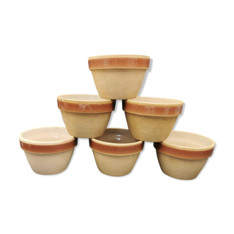 Lot 6 bowls of vintage sandstone Gien