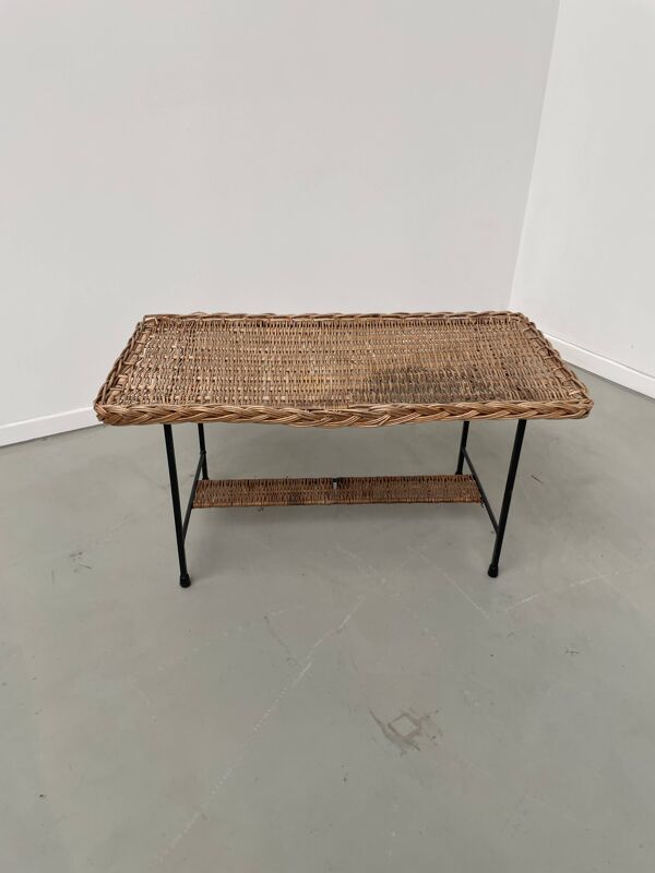 Table basse osier tressé et métal 1960