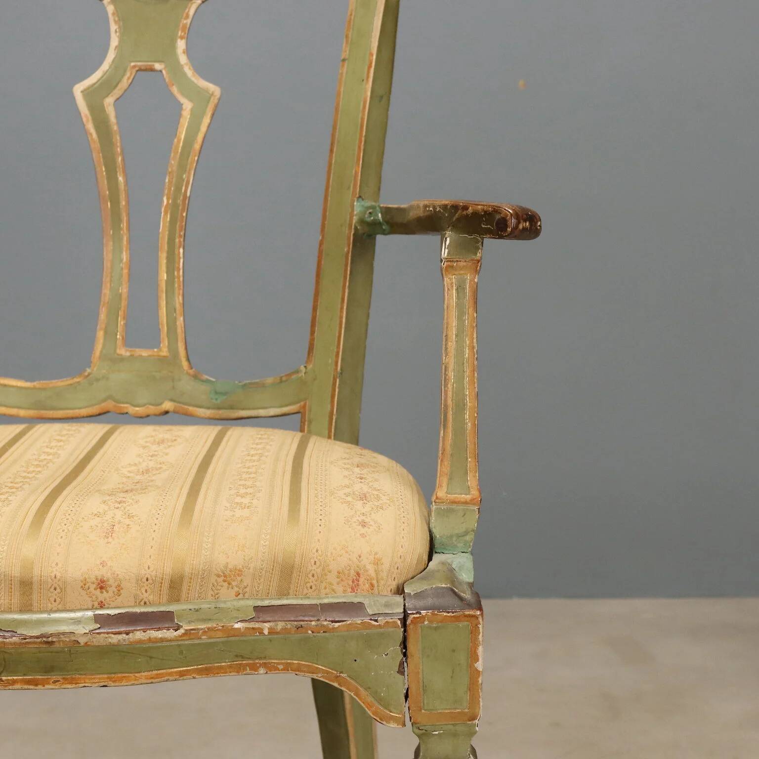 Neoclassical Venetian armchair from the 18th century.