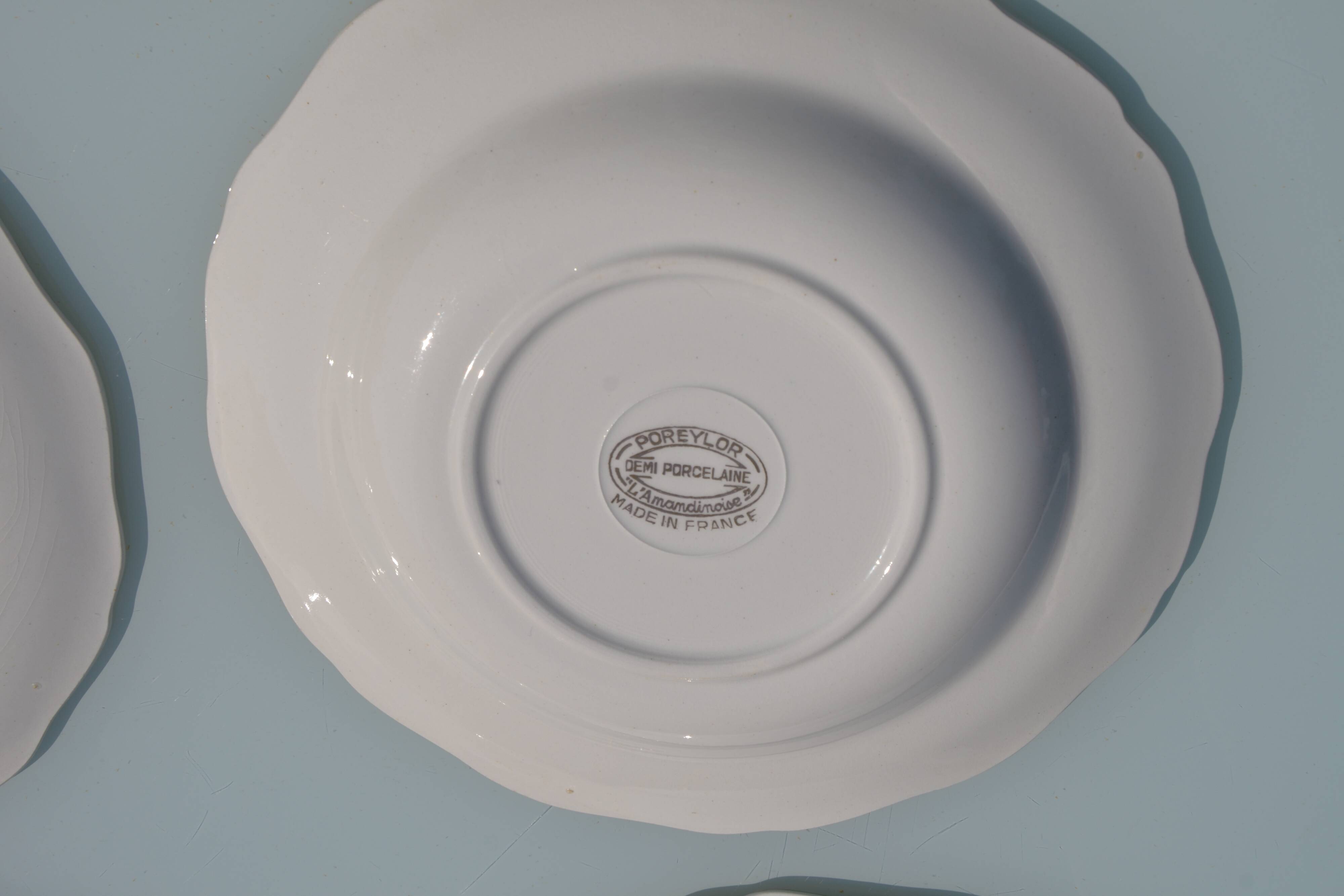 12 green deep plates "l'amandinoise"