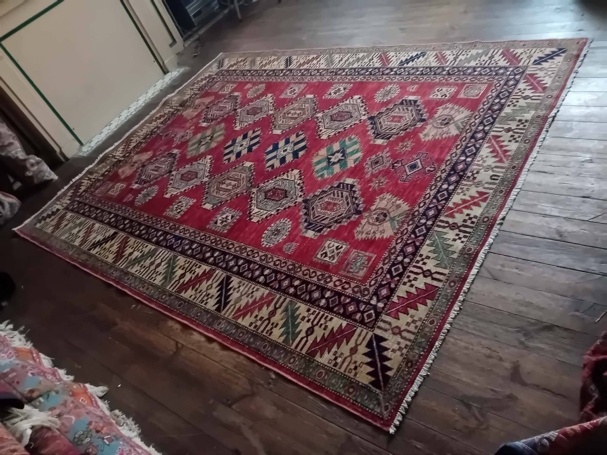 Handmade Pakistani Kazak rug 284x224cm