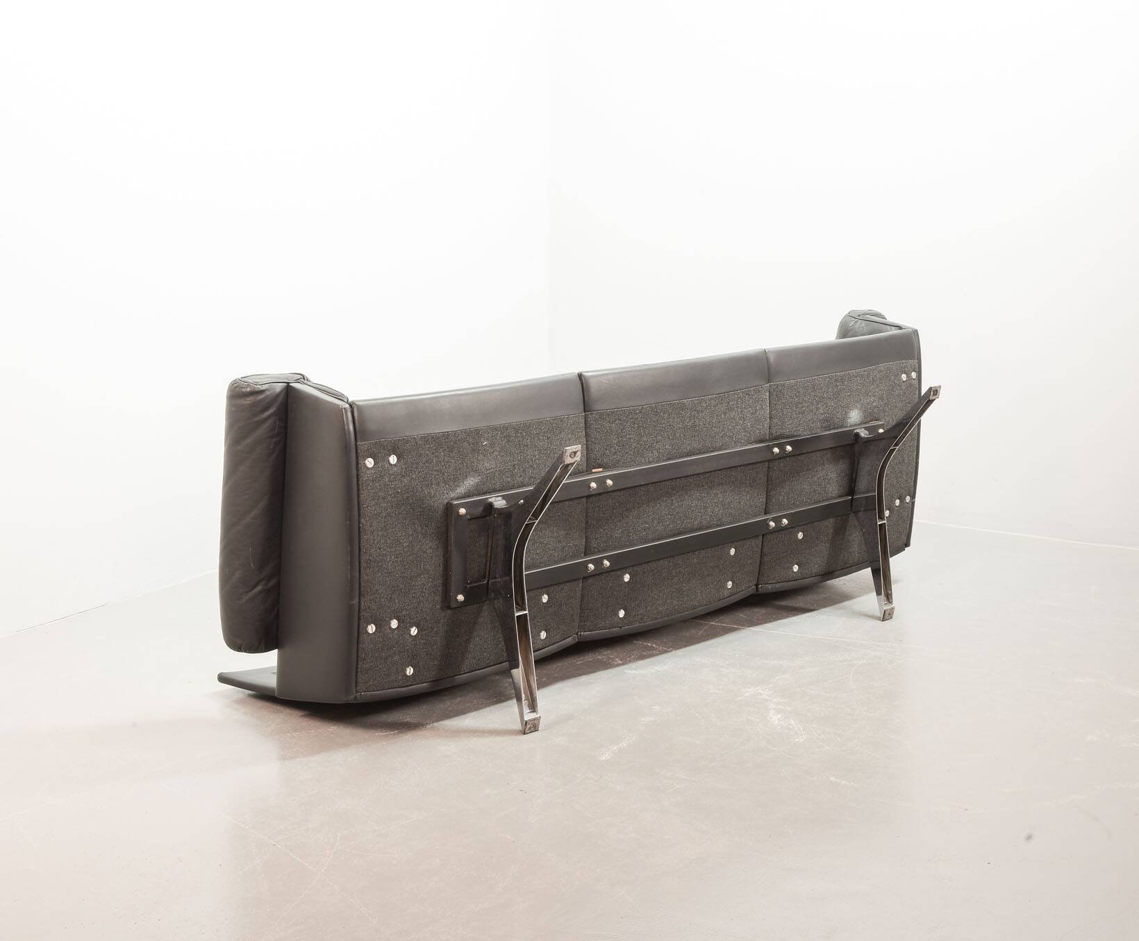 De Sede Black Leather Strap Stitched Three-Seat Sofa DS31. Switzerland, 60s