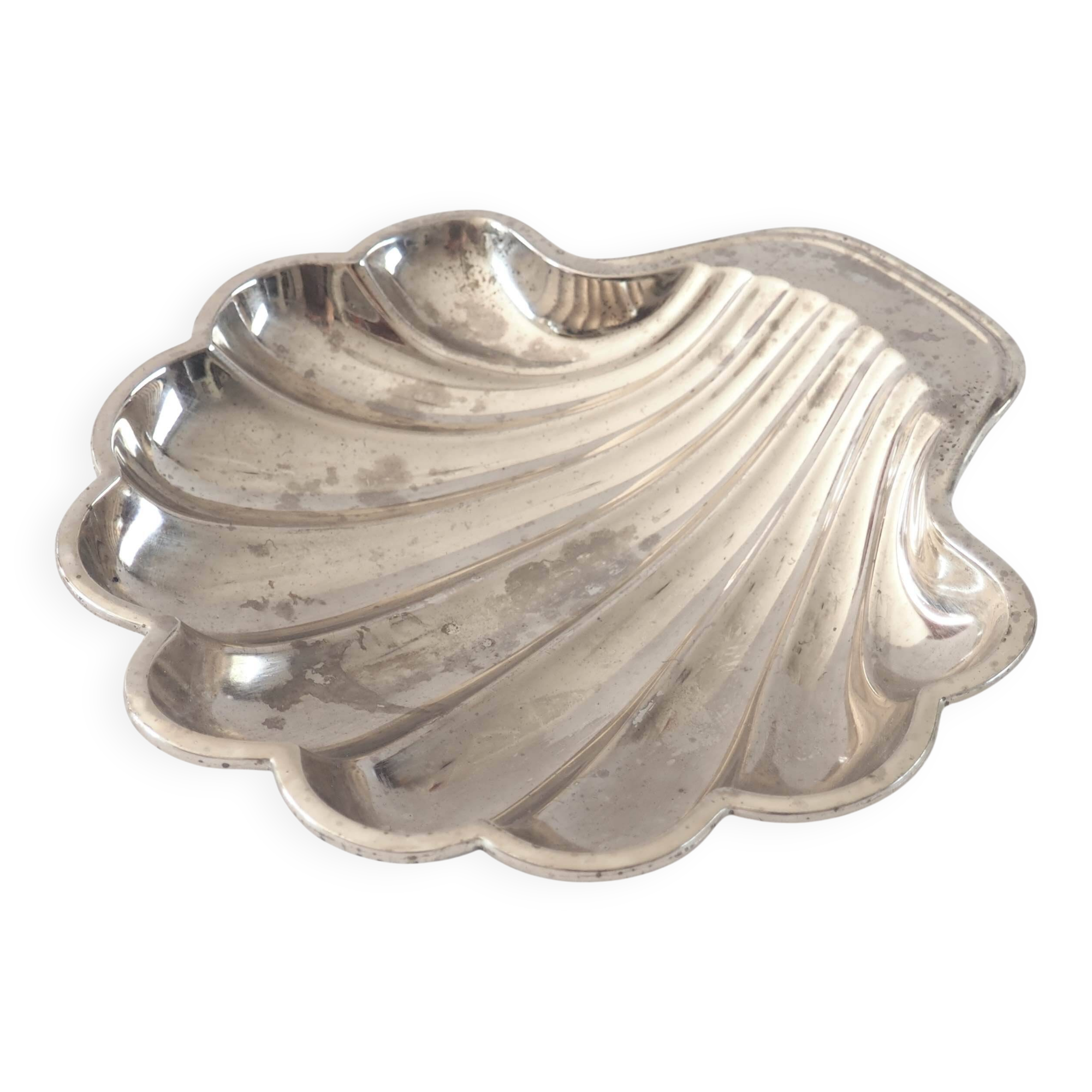 Silver-plated scallop ramekin