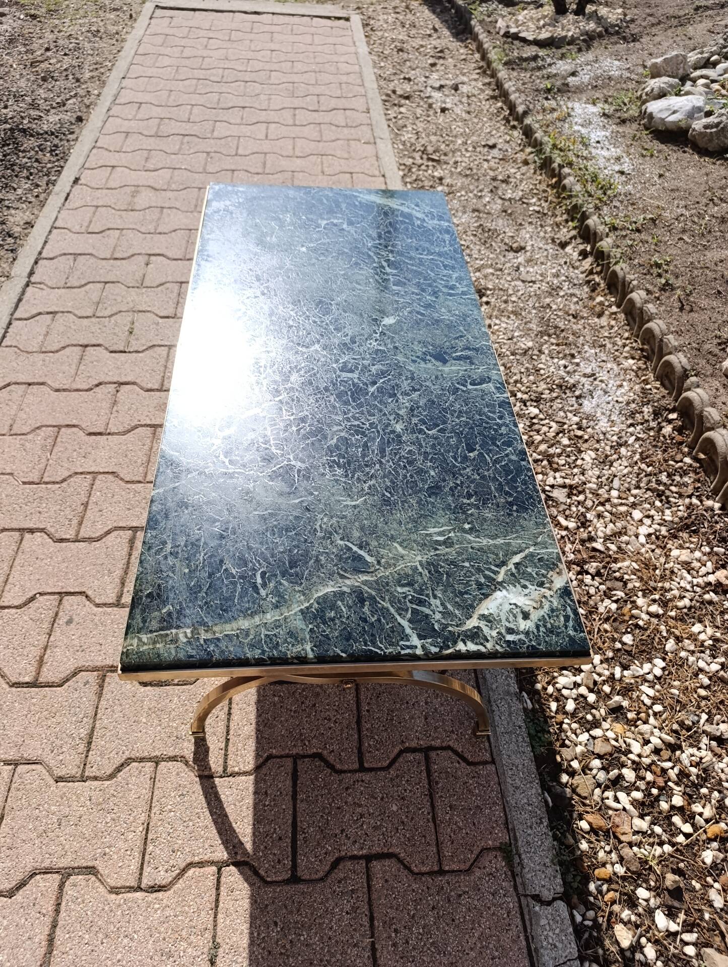 Vintage coffee table in green marble and brass in the style of Maison Jansen.