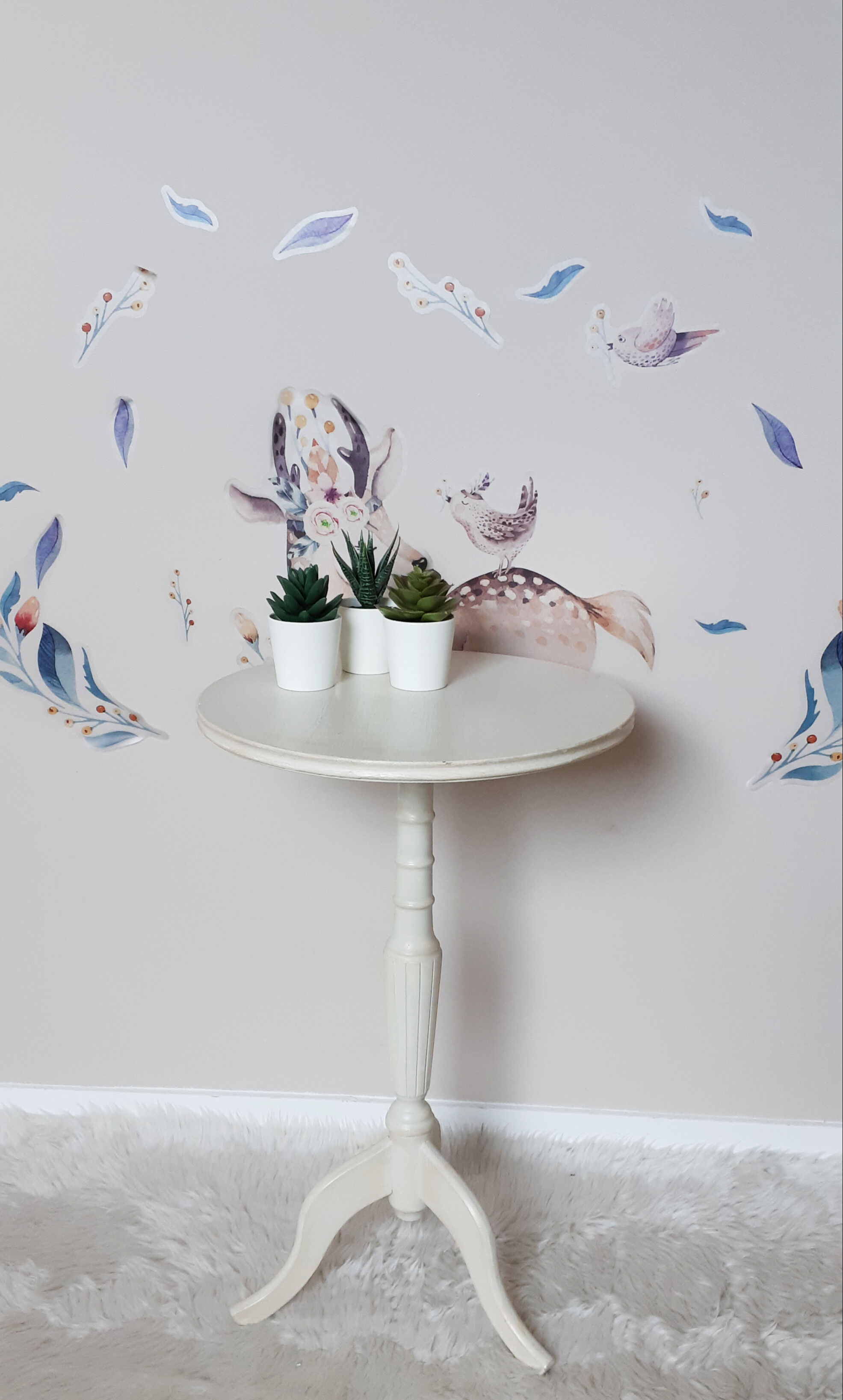 Round table, shabby chic pedestal table