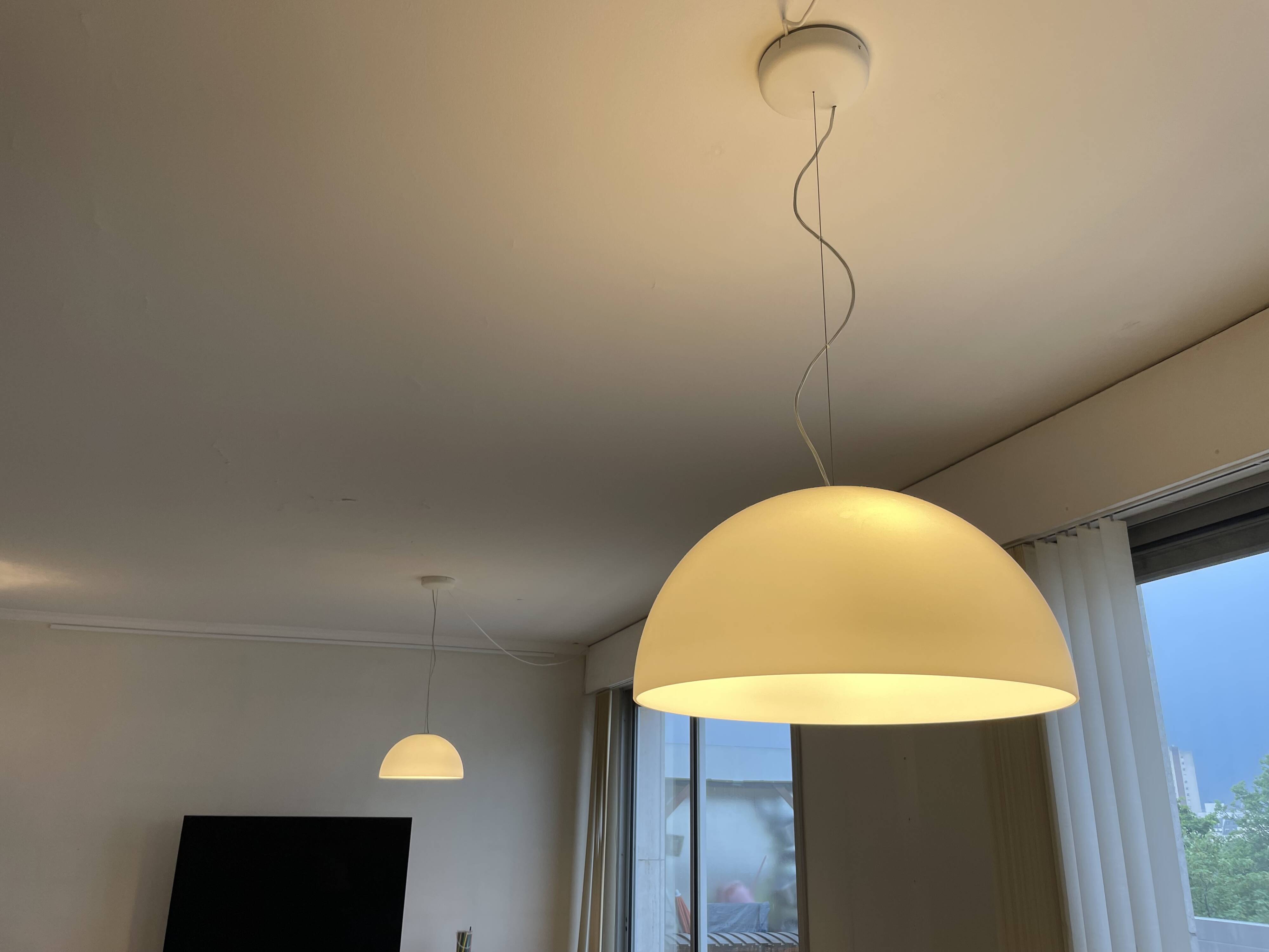 2 glass suspensions model Sonora438 by Vico Magistretti for Oluce