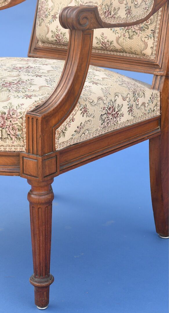 Louis XVI-style convertible chair