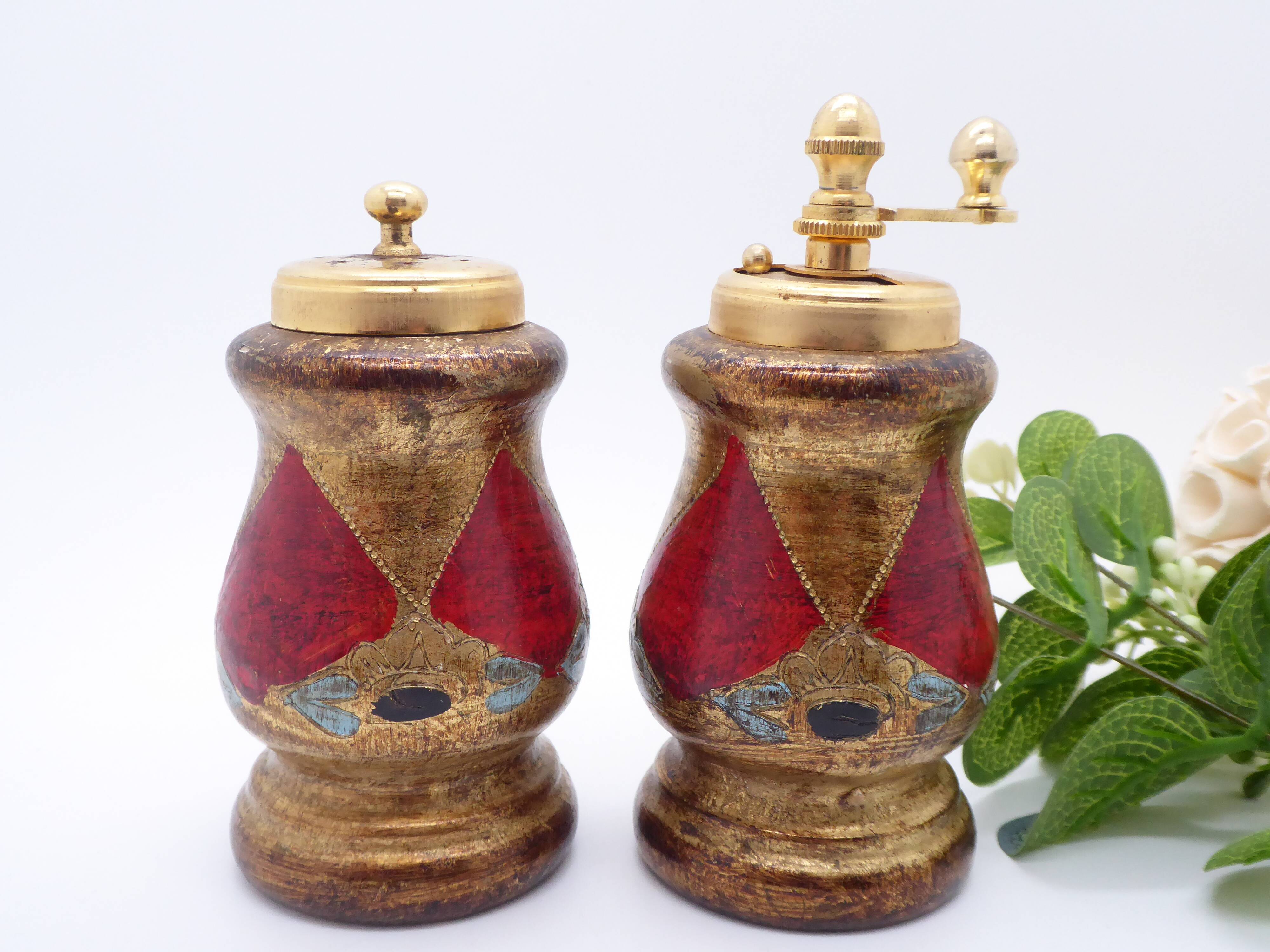 Salt shaker and pepper mill Florentine style