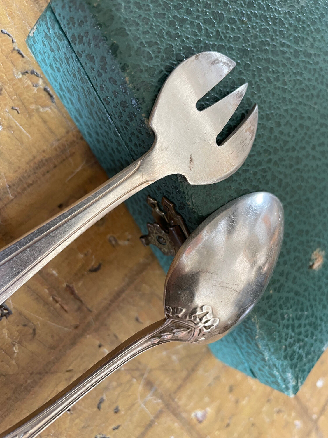 Ménagère set couverts en métal argenté 21 pièces