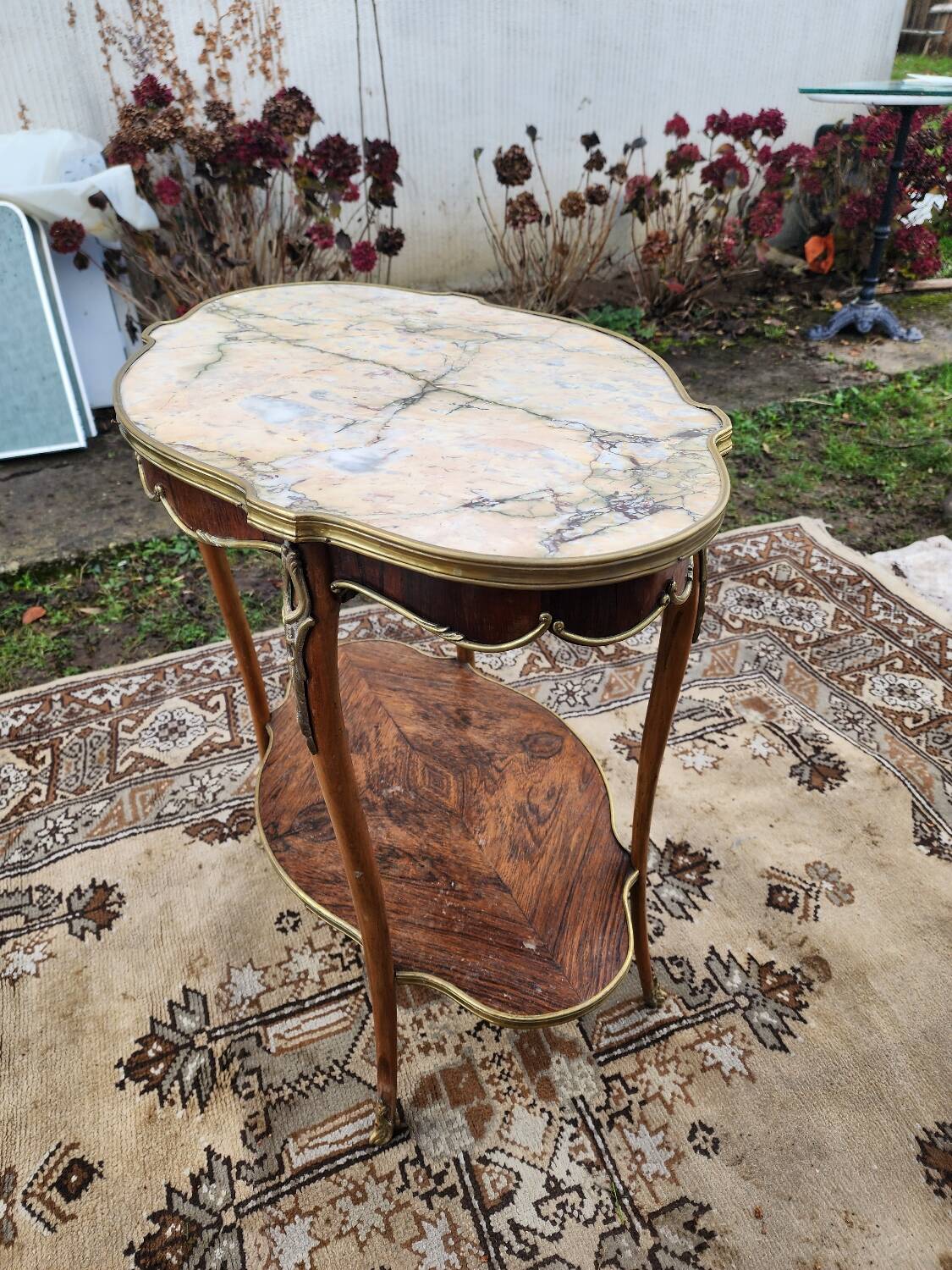 Guéridon style Louis XV