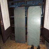 Solide armoire époque Louis XIV à deux portes vitrées ou non, XVIII°