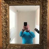 Miroir en bois sculpté et doré
