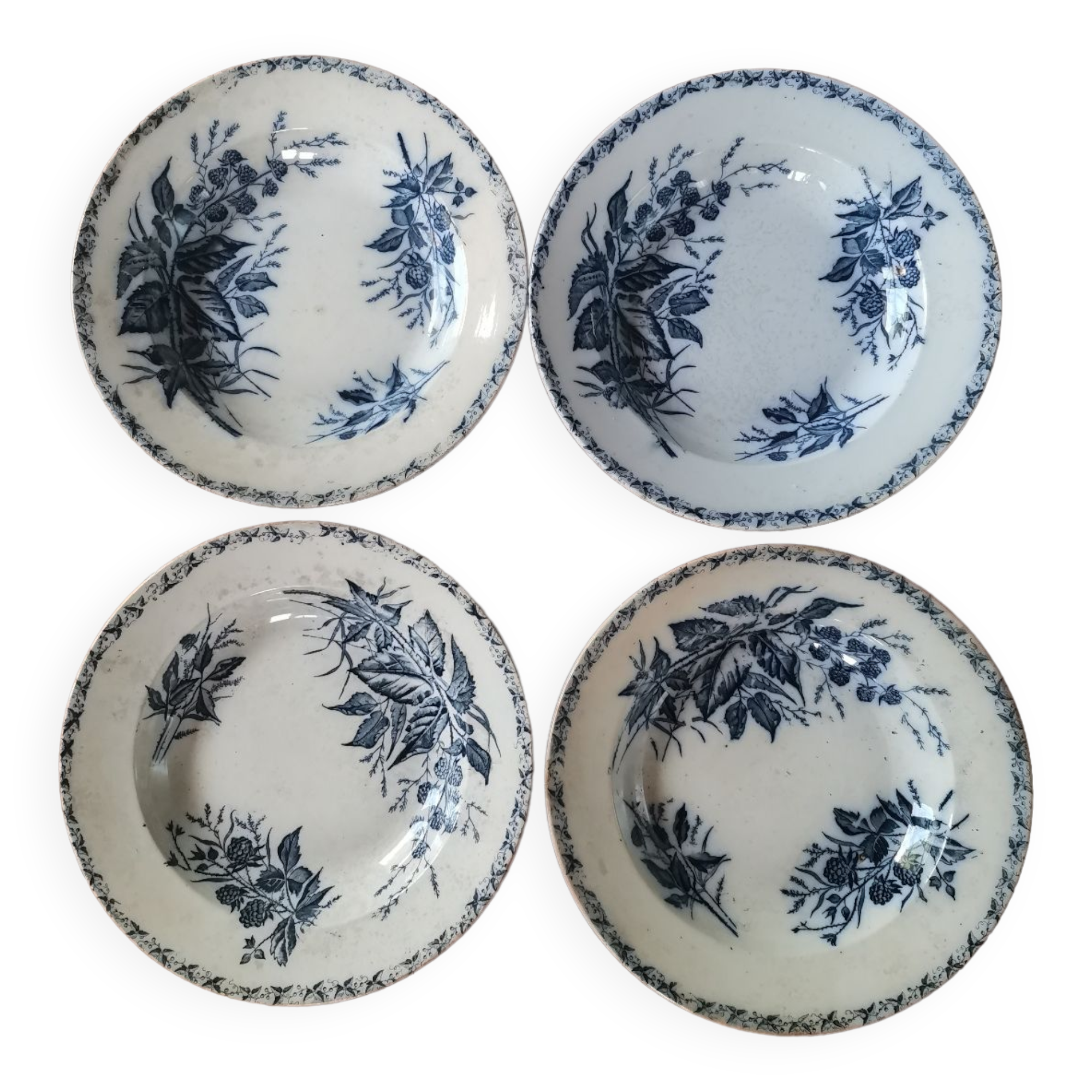 Set of 4 vintage iron earth plates Badonvillier ripe model