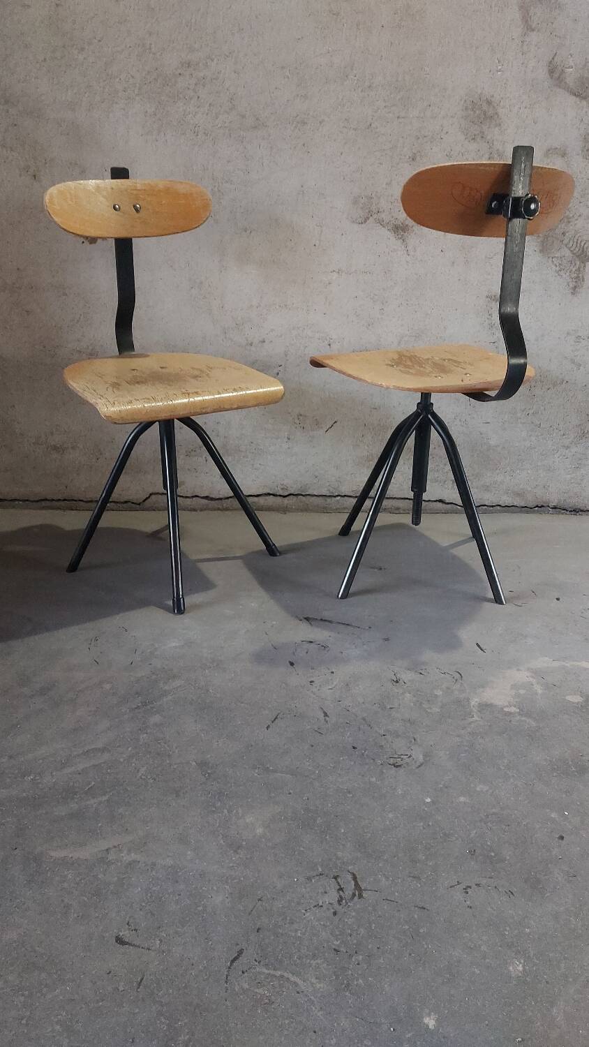 Chaise pivotante industrielle années 1960