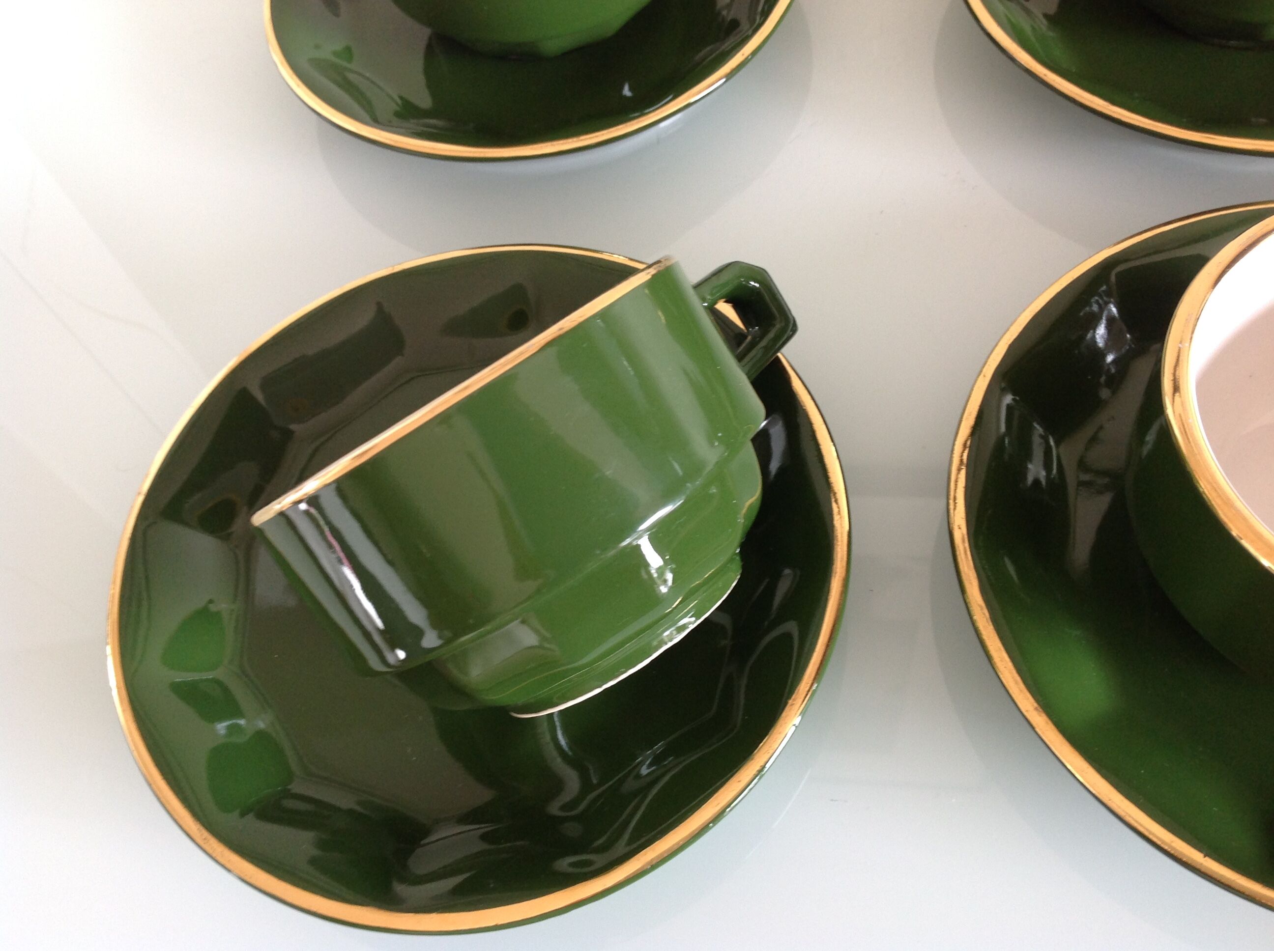 Suite of six green cups with saucers bistro /vintage style 60-70