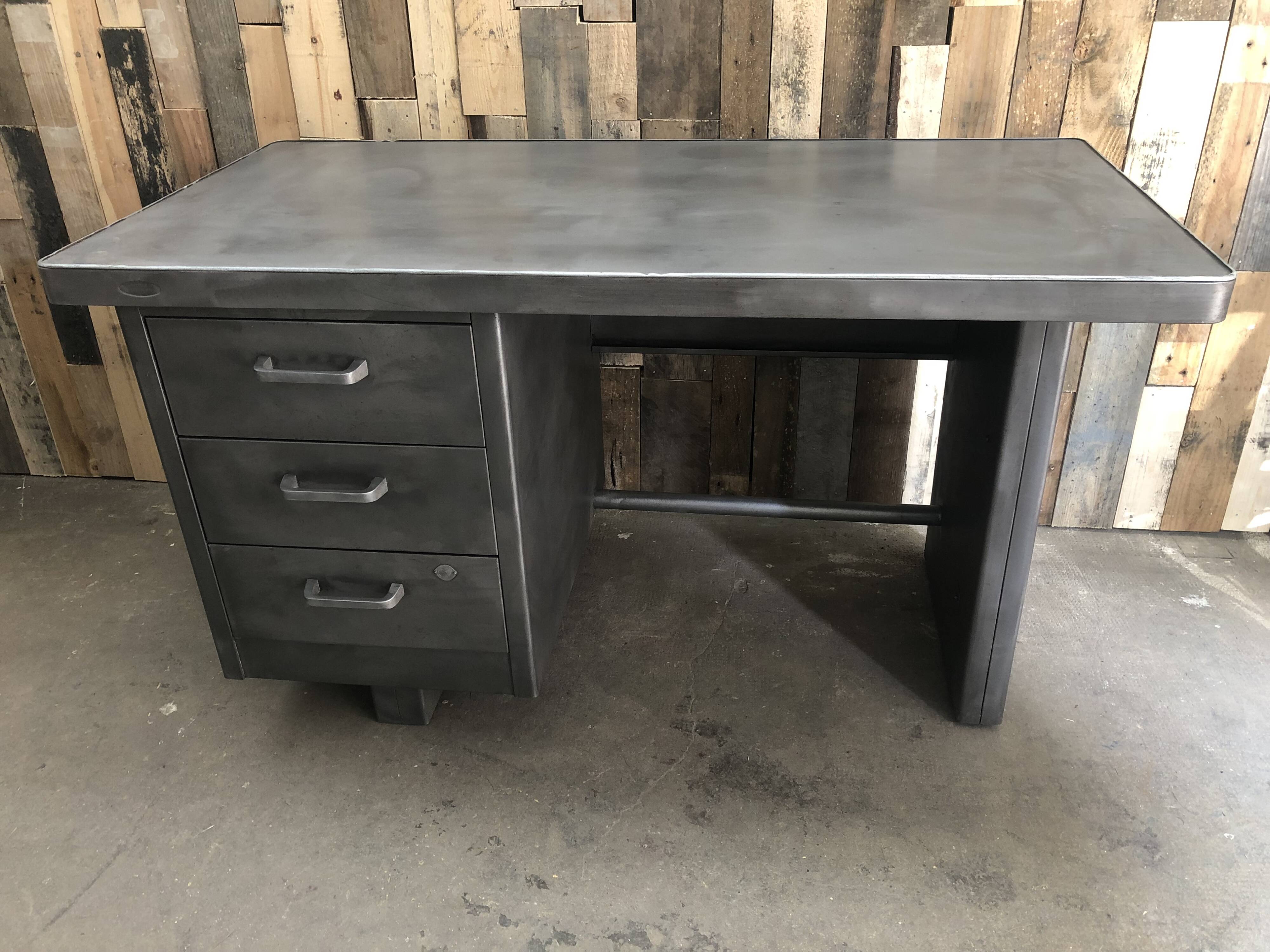 Strafor Industrial Metal Desk