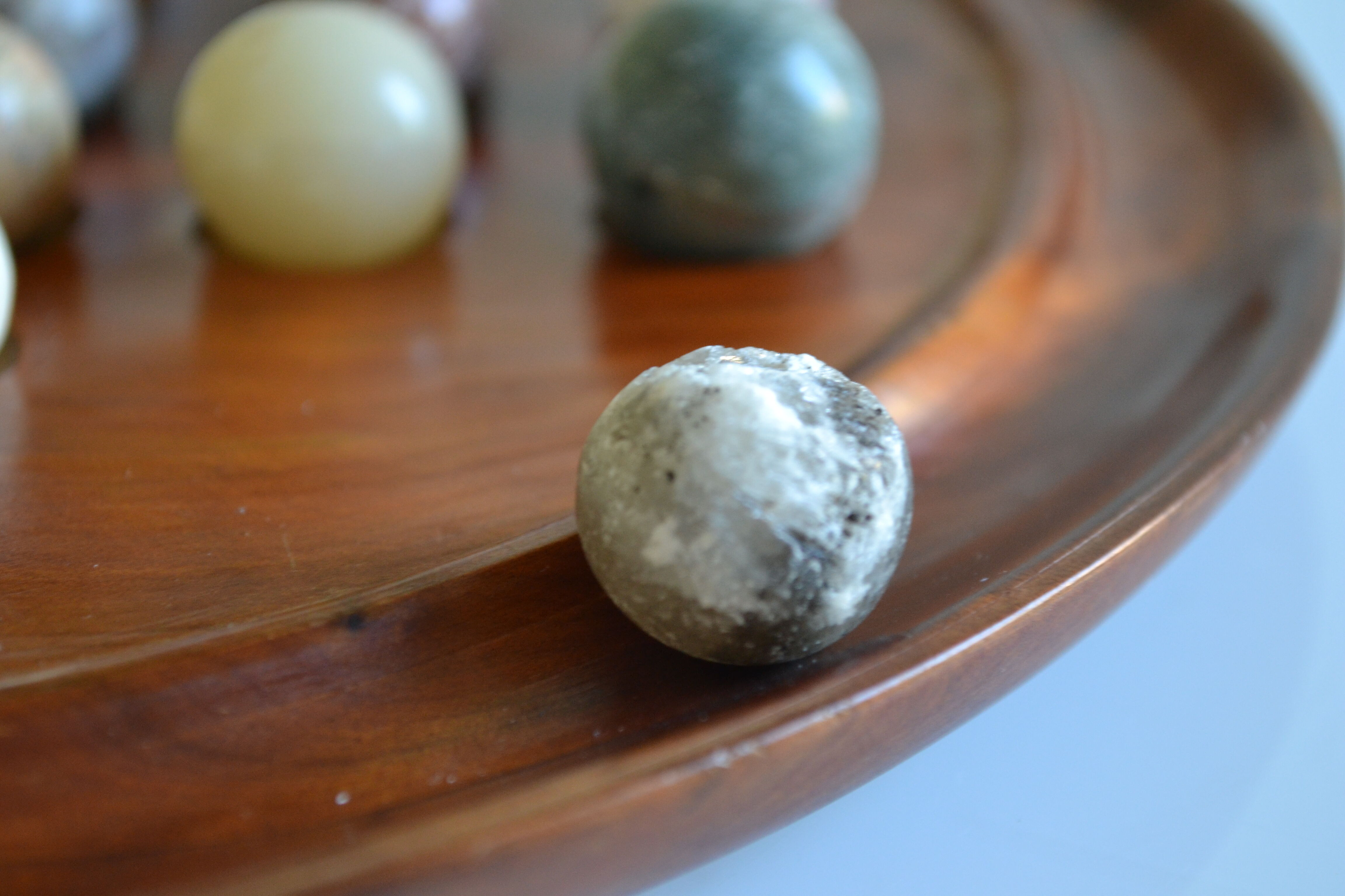 Solitaire game in exotic wood and semi-precious stones