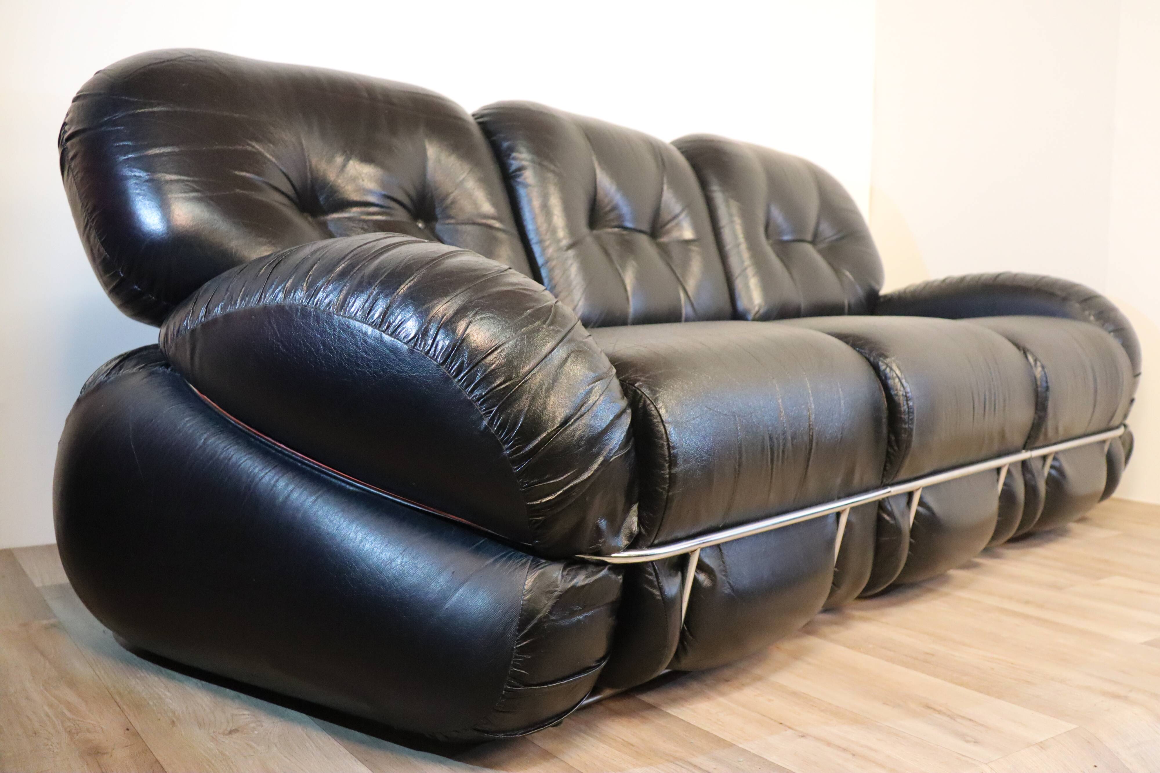 Italian vintage sofa by Adriano Piazzesi 1970