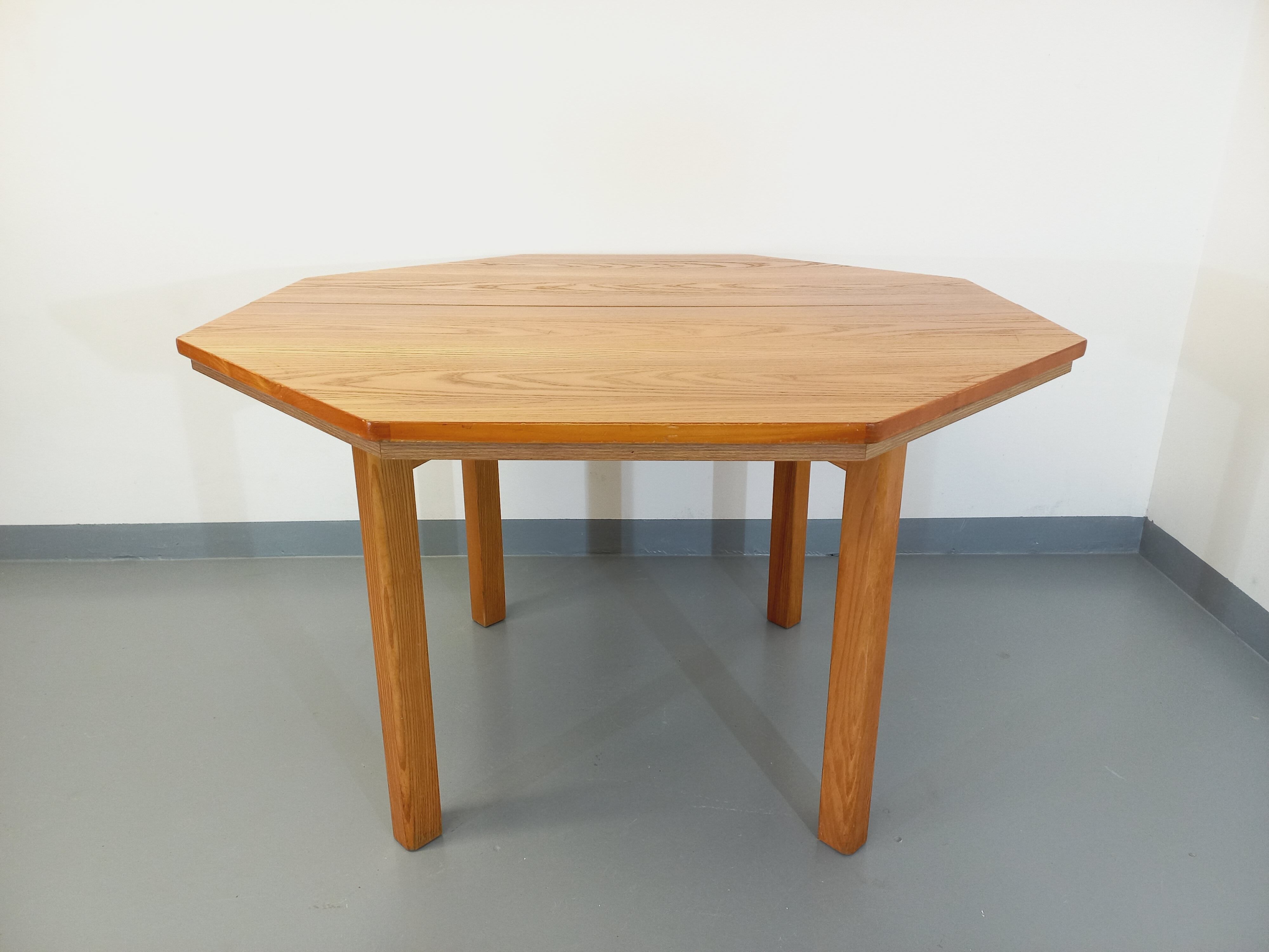 Table octogonale vintage des années 80 en orme avec rallonge